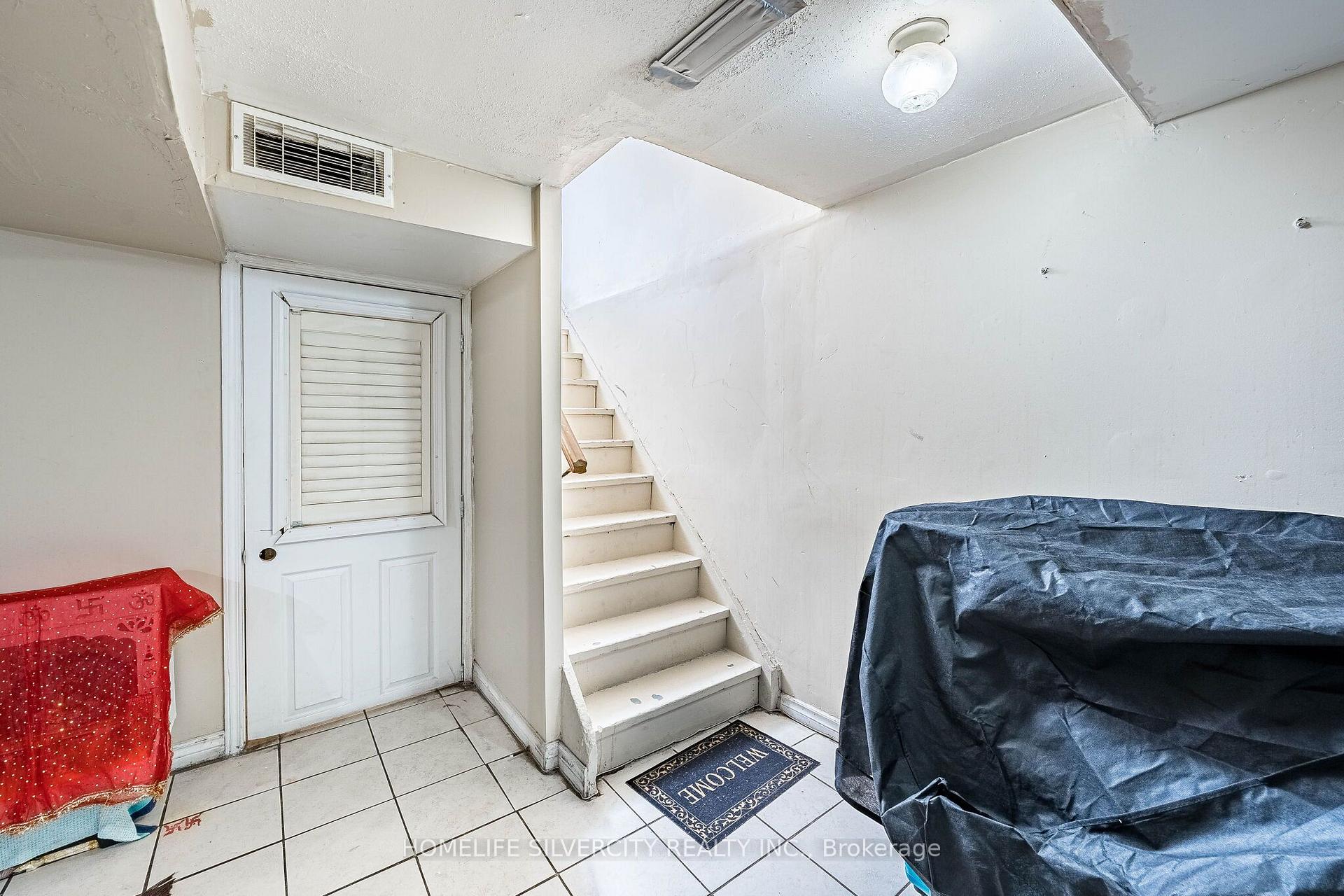 Photo 35 of 7635 Anaka Drive, Mississauga, Malton — HOMEH