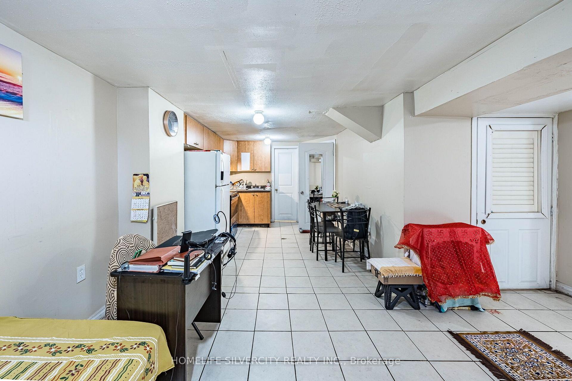Photo 37 of 7635 Anaka Drive, Mississauga, Malton — HOMEH