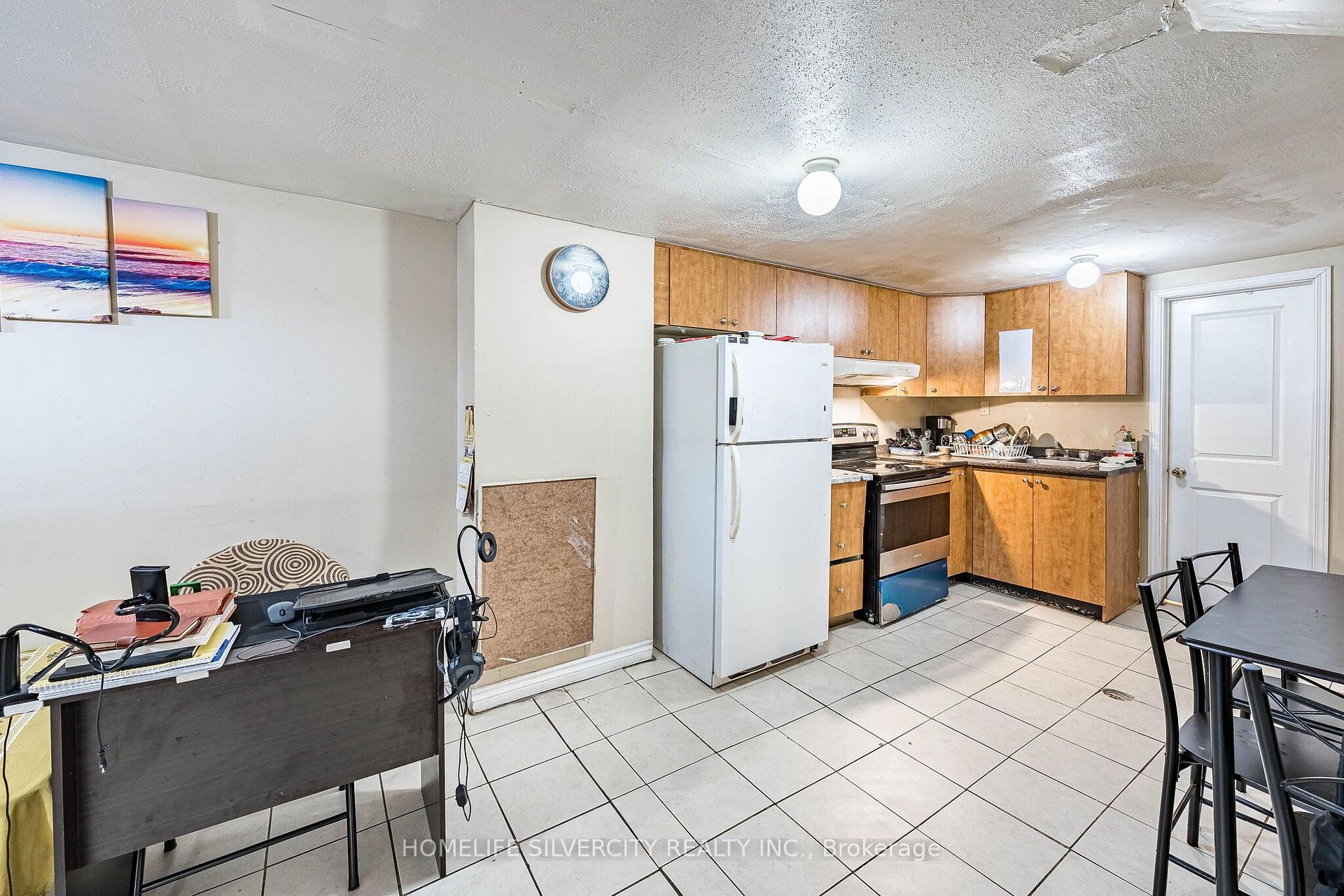 Photo 38 of 7635 Anaka Drive, Mississauga, Malton — HOMEH