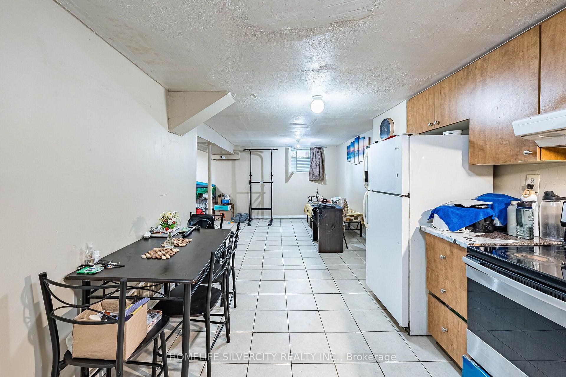 Photo 41 of 7635 Anaka Drive, Mississauga, Malton — HOMEH