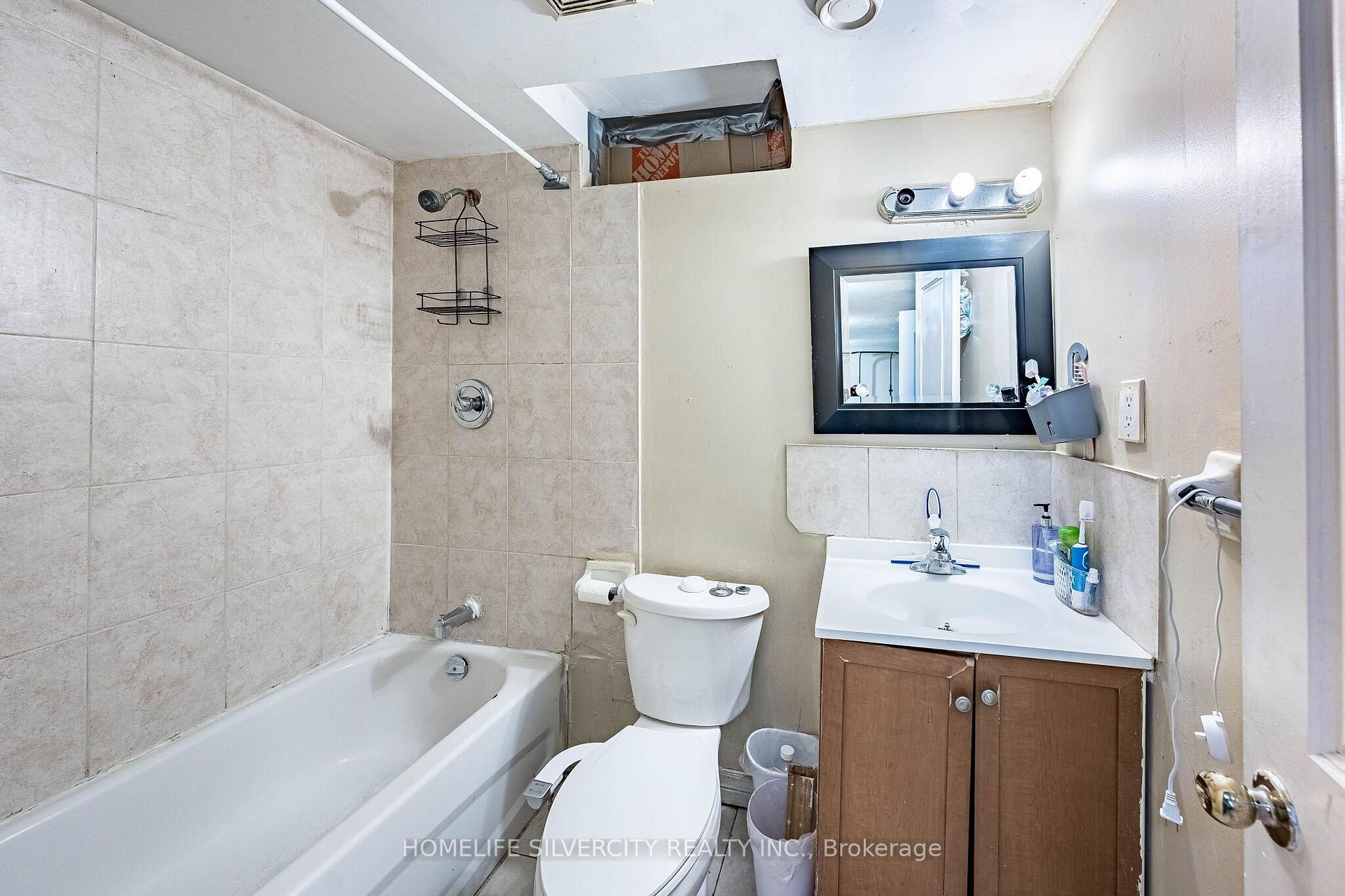 Photo 43 of 7635 Anaka Drive, Mississauga, Malton — HOMEH