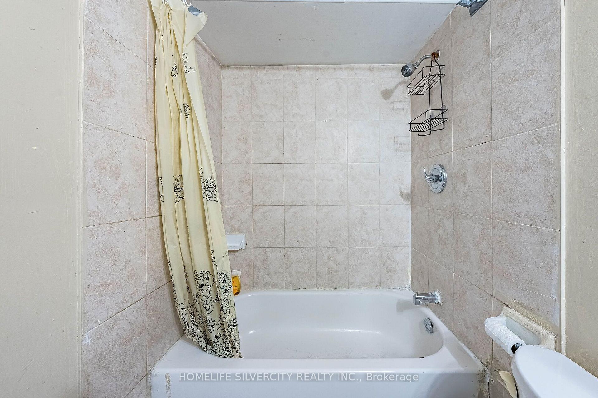 Photo 44 of 7635 Anaka Drive, Mississauga, Malton — HOMEH