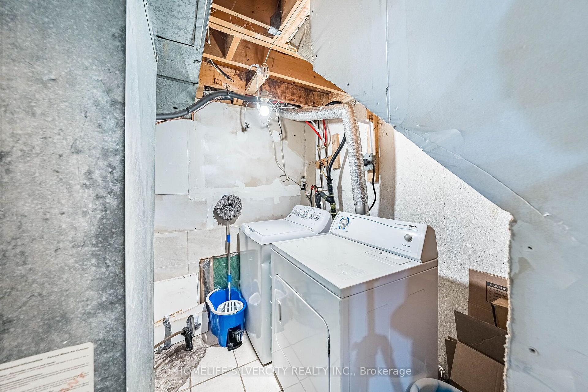 Photo 45 of 7635 Anaka Drive, Mississauga, Malton — HOMEH
