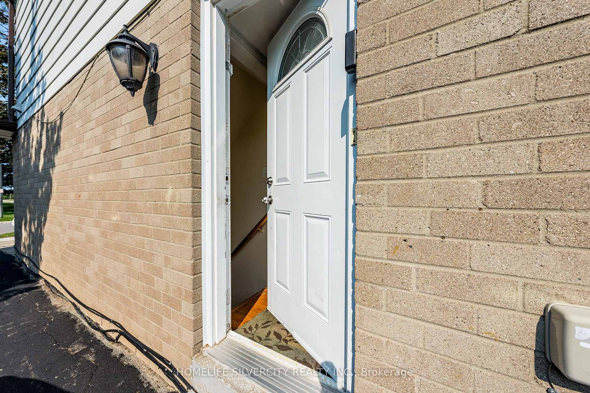 Photo 49 of 7635 Anaka Drive, Mississauga, Malton — HOMEH
