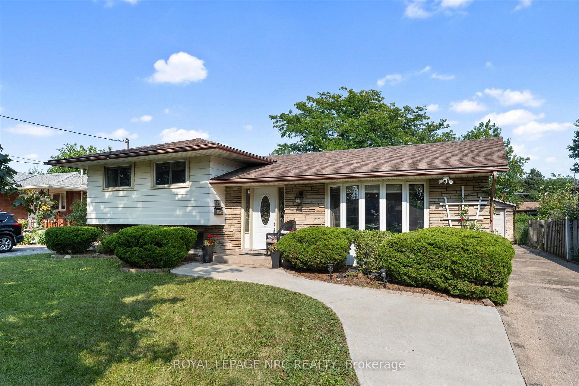 Photo 2 of 17 Joanna Drive, St. Catharines, Vine/Linwell — HOMEH