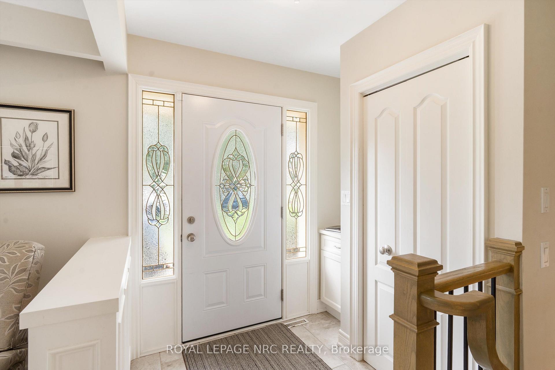 Photo 5 of 17 Joanna Drive, St. Catharines, Vine/Linwell — HOMEH