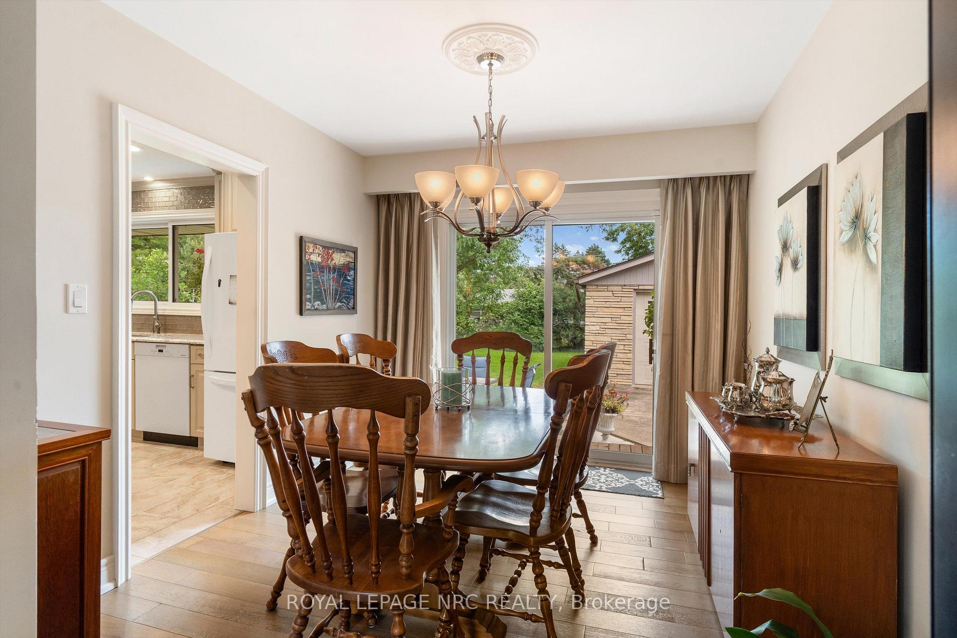 Photo 15 of 17 Joanna Drive, St. Catharines, Vine/Linwell — HOMEH