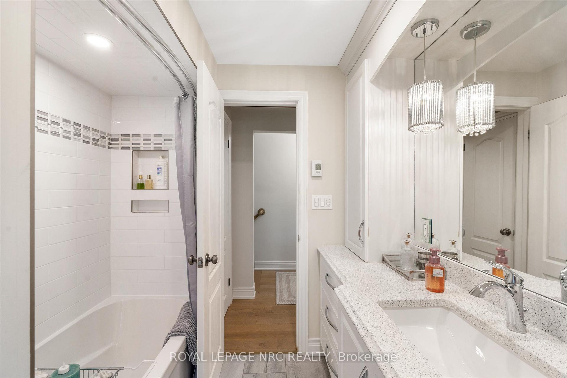 Photo 20 of 17 Joanna Drive, St. Catharines, Vine/Linwell — HOMEH