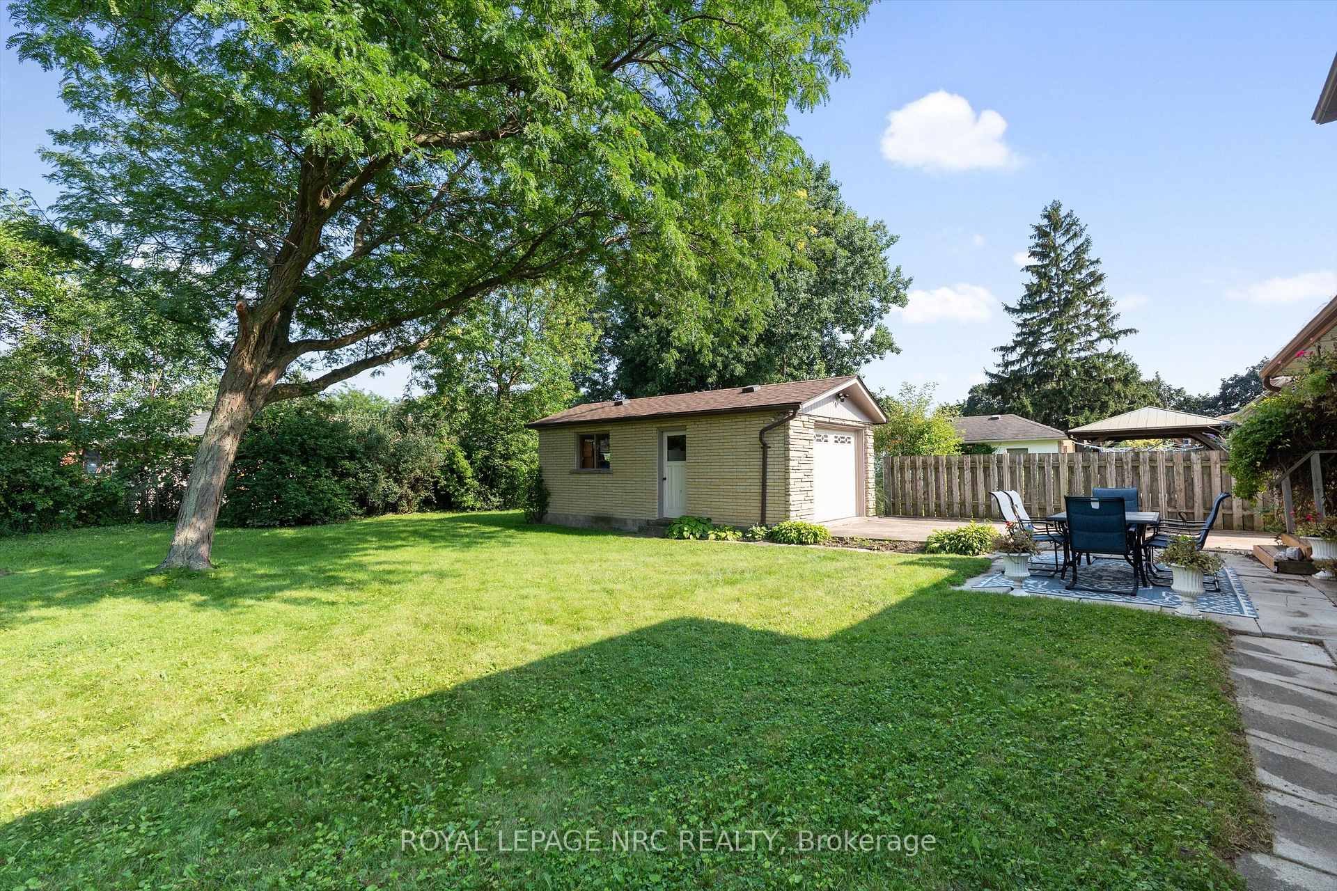 Photo 38 of 17 Joanna Drive, St. Catharines, Vine/Linwell — HOMEH