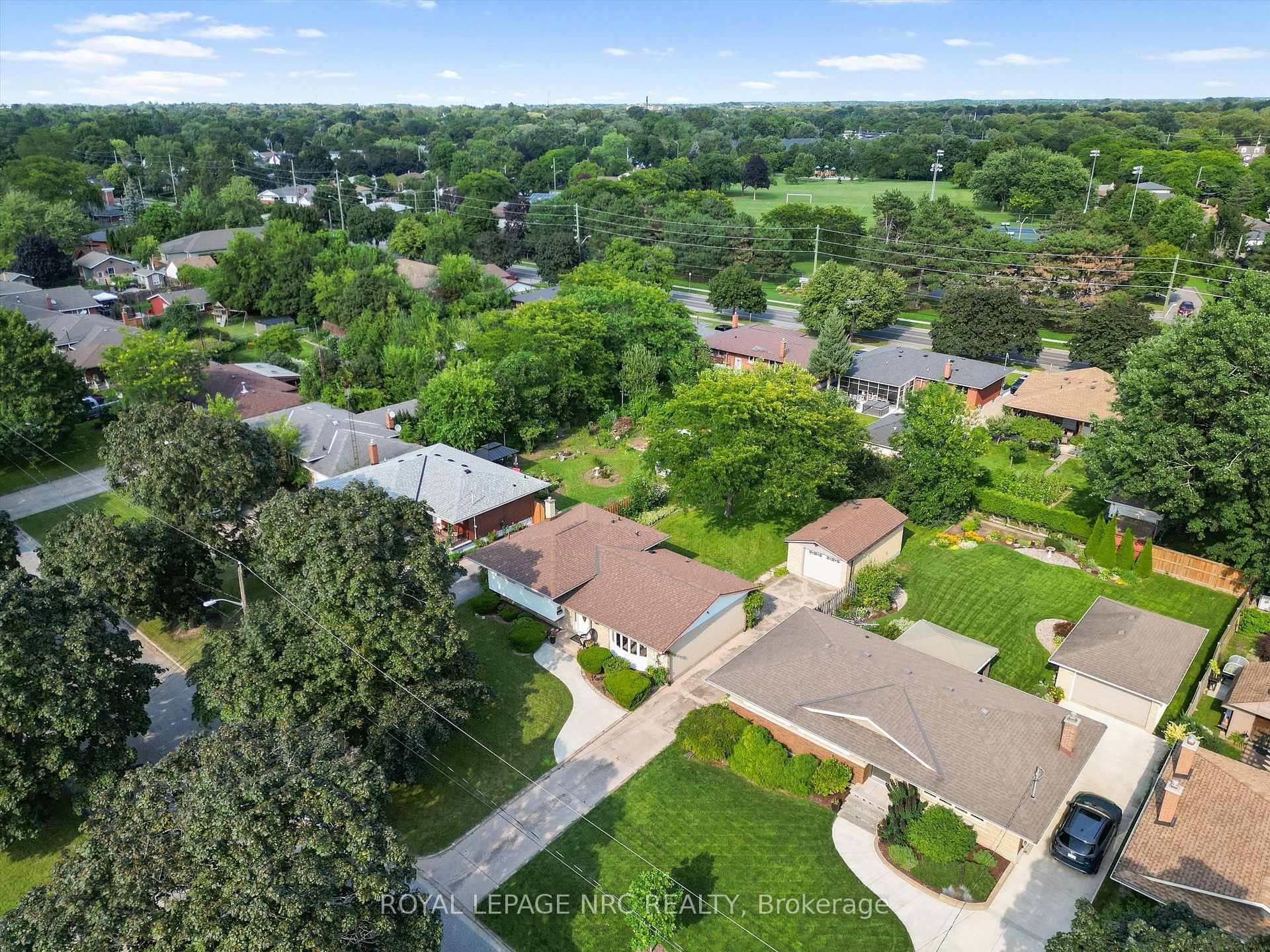 Photo 41 of 17 Joanna Drive, St. Catharines, Vine/Linwell — HOMEH