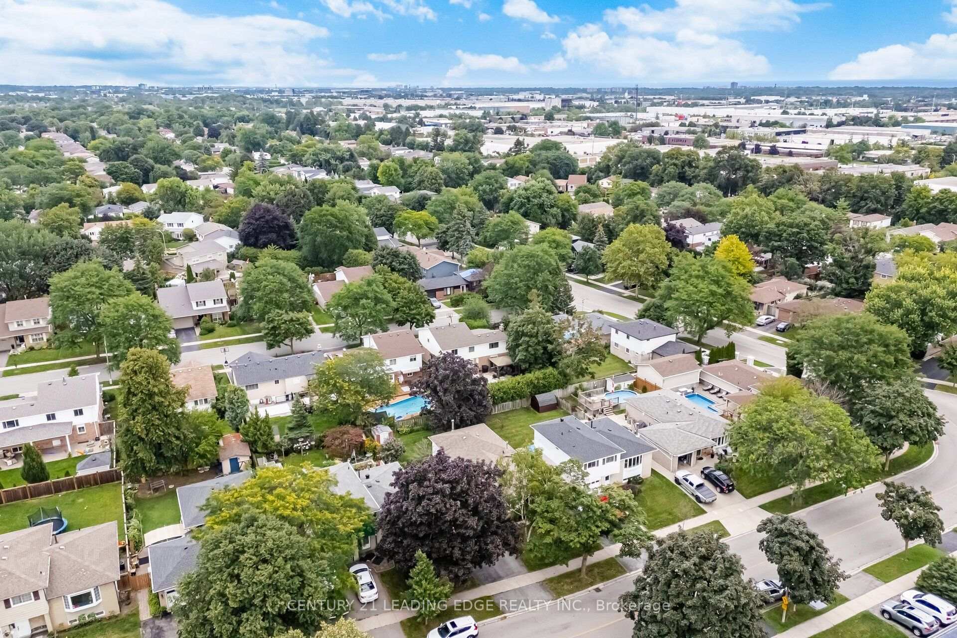 Photo 5 of 3245 Lansdown Drive, Burlington, Palmer — HOMEH