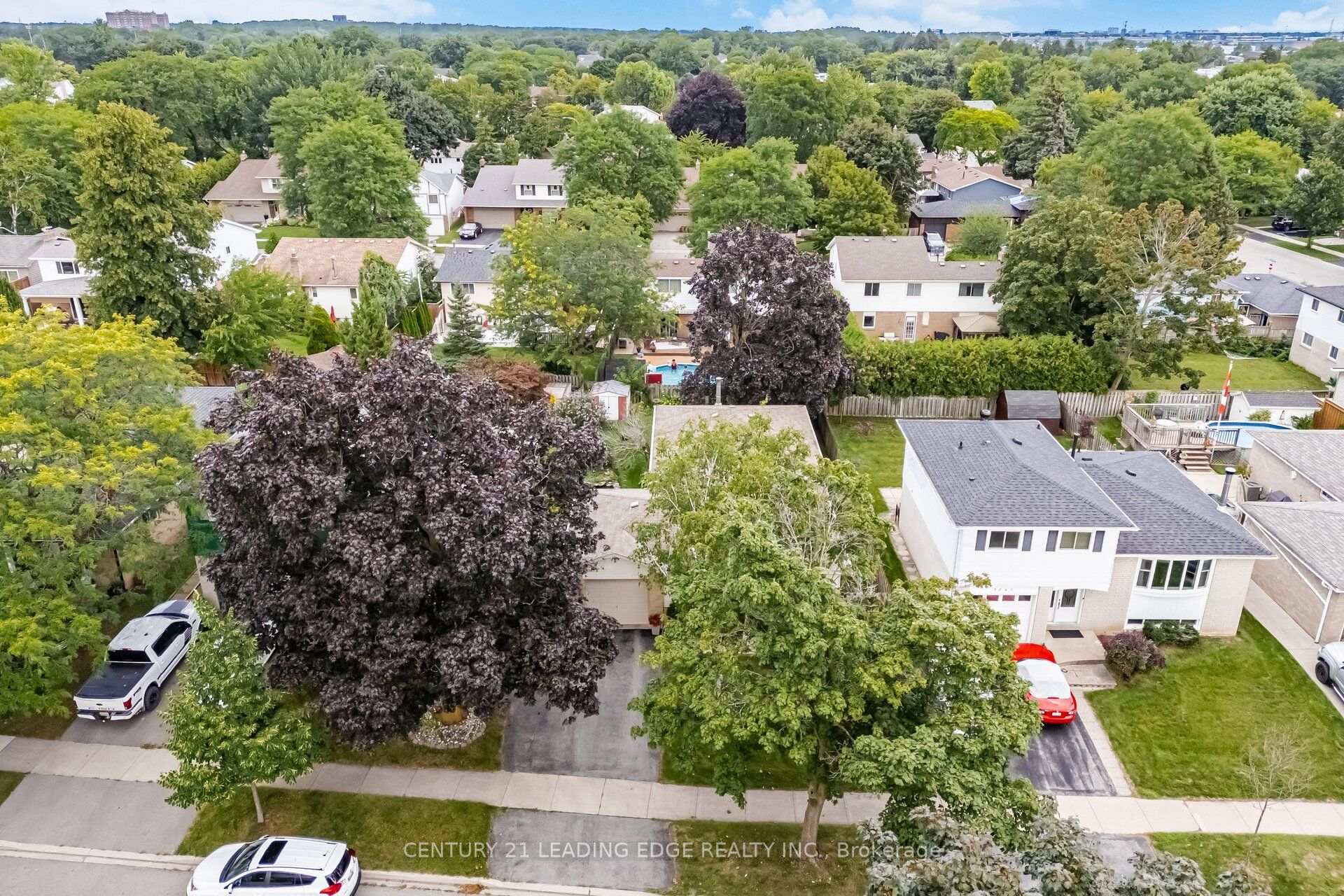 Photo 8 of 3245 Lansdown Drive, Burlington, Palmer — HOMEH