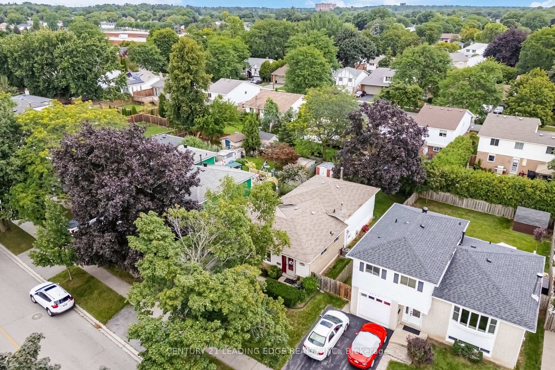 Photo 9 of 3245 Lansdown Drive, Burlington, Palmer — HOMEH