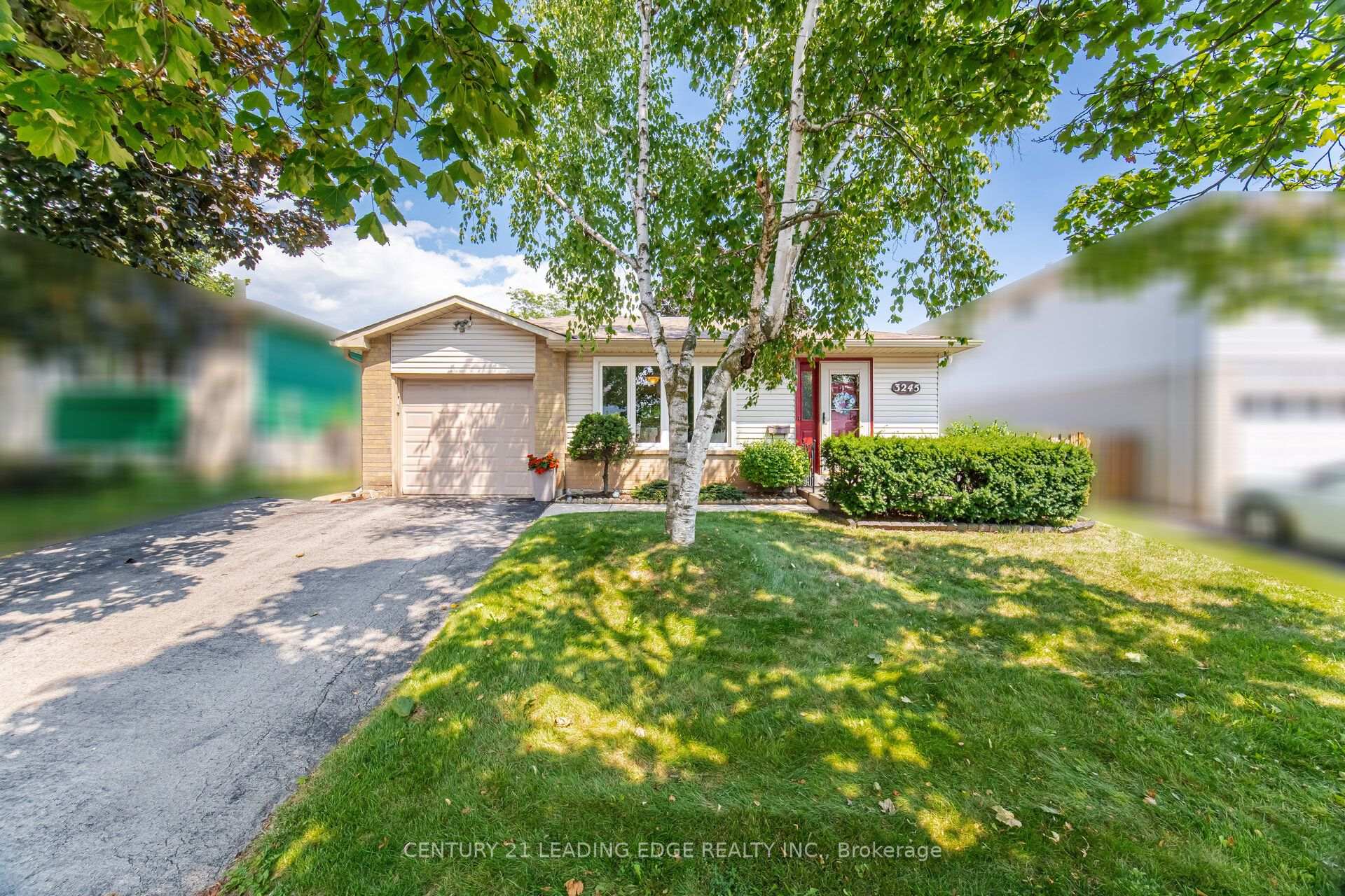 Photo 12 of 3245 Lansdown Drive, Burlington, Palmer — HOMEH