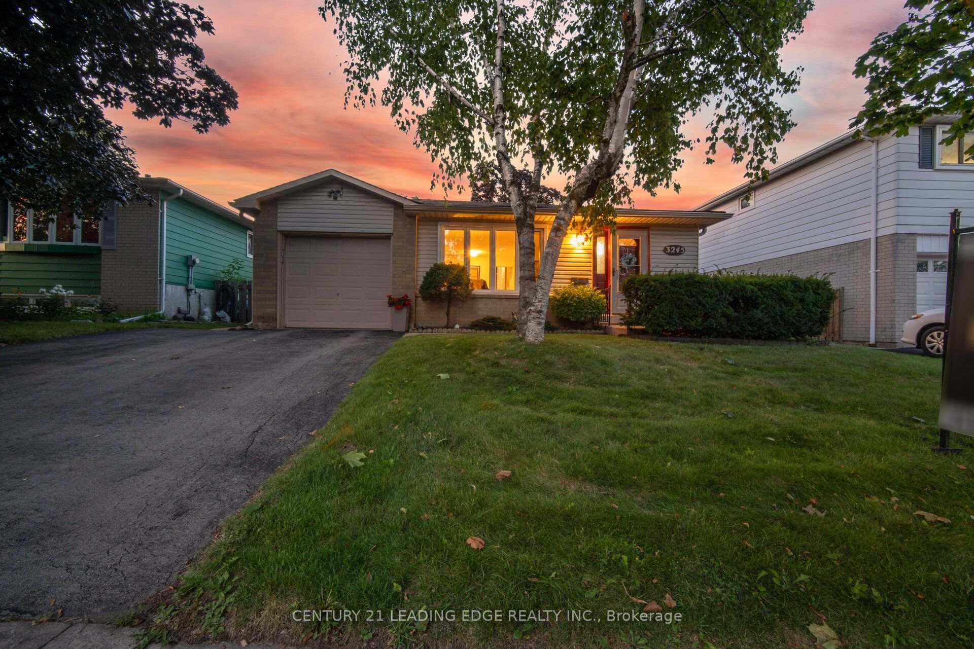 Photo 21 of 3245 Lansdown Drive, Burlington, Palmer — HOMEH