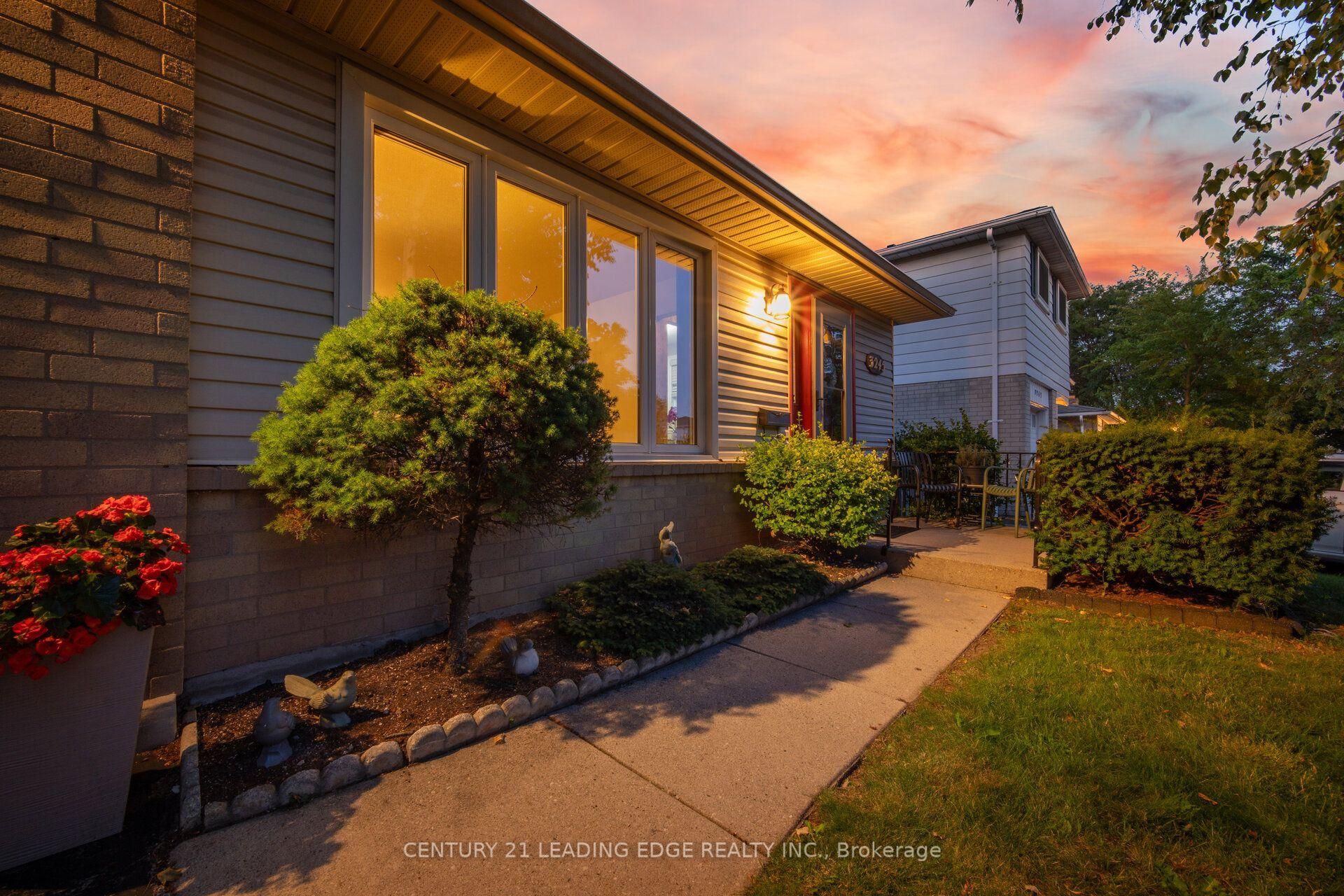 Photo 22 of 3245 Lansdown Drive, Burlington, Palmer — HOMEH