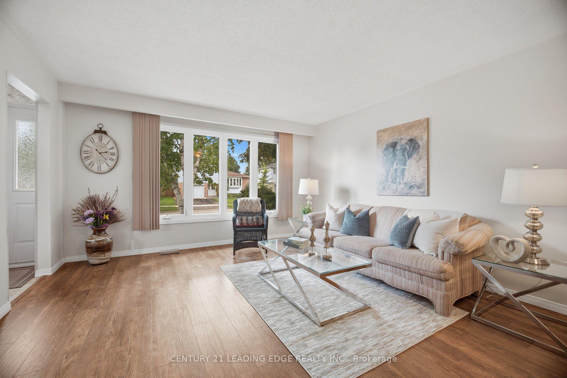 Photo 32 of 3245 Lansdown Drive, Burlington, Palmer — HOMEH