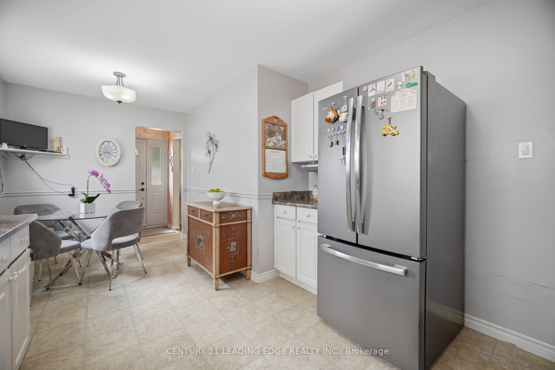 Photo 41 of 3245 Lansdown Drive, Burlington, Palmer — HOMEH