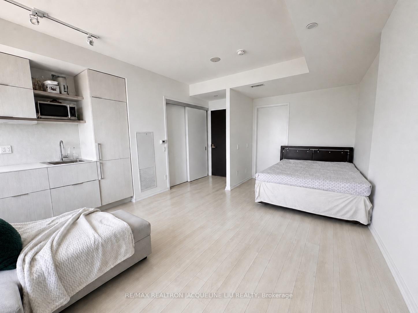 Photo 2 of Unit 5008, 197 Yonge Street, Toronto, Church-Yonge Corridor — HOMEH