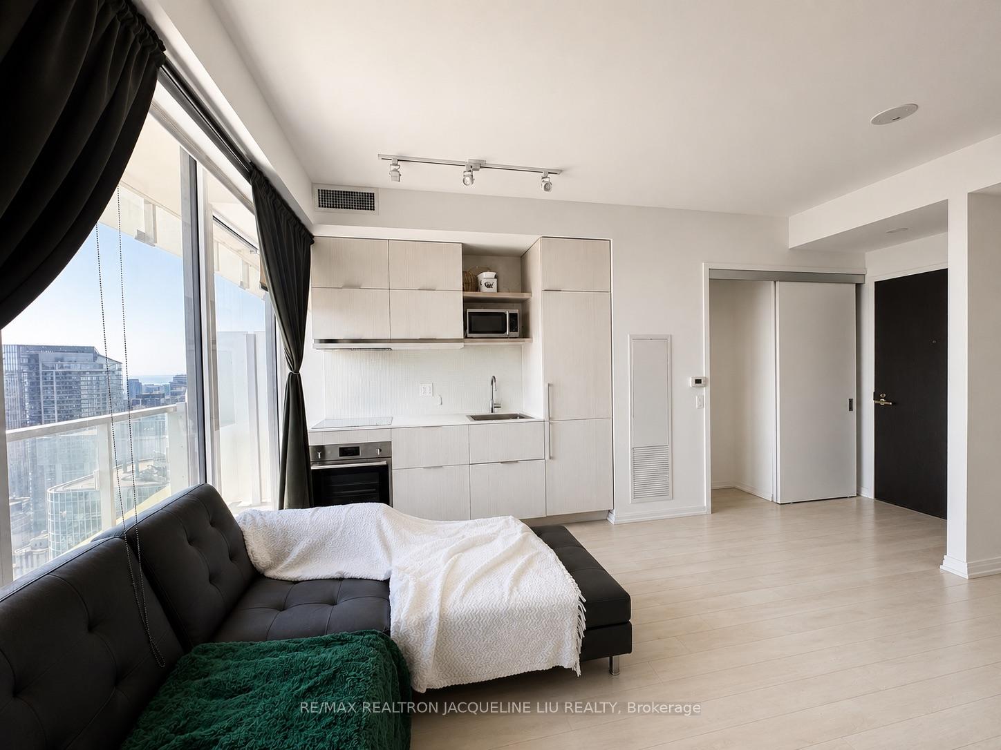 Photo 3 of Unit 5008, 197 Yonge Street, Toronto, Church-Yonge Corridor — HOMEH