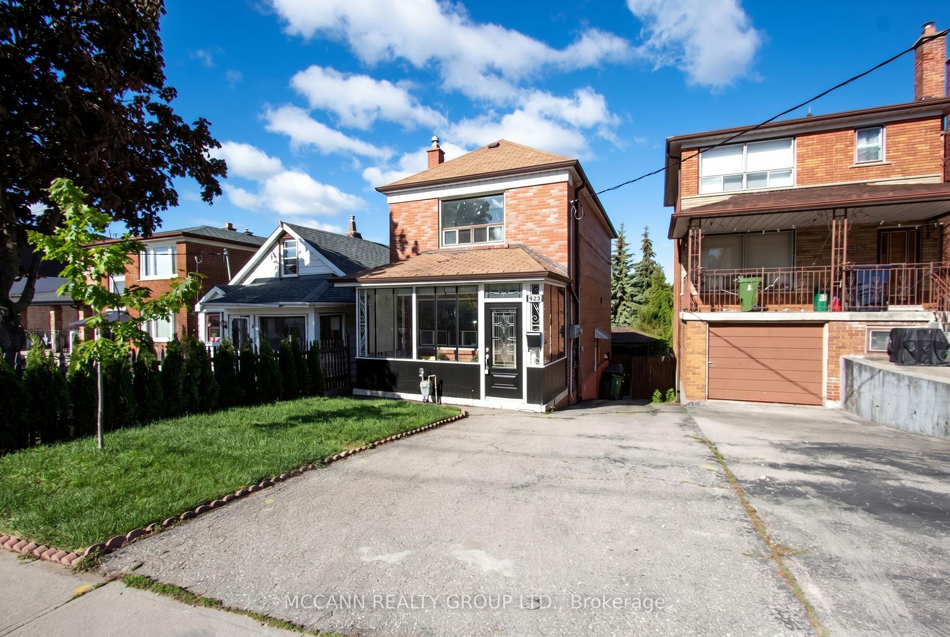 Photo 3 of Unit Mn&2nd, 496 Northcliffe Boulevard, Toronto, Oakwood Village — HOMEH