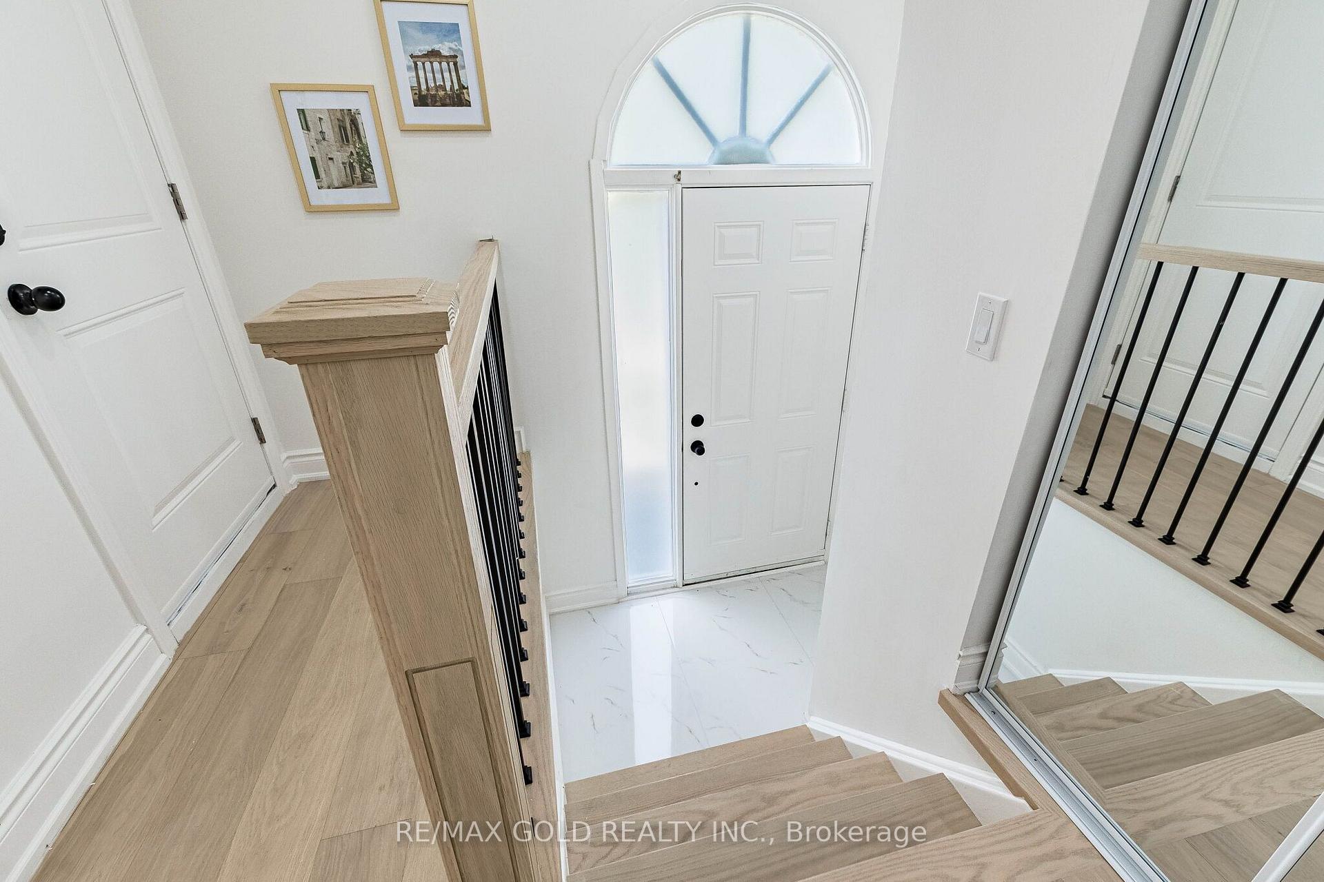 Photo 6 of 124 Banting Crescent, Brampton, Fletcher's West — HOMEH