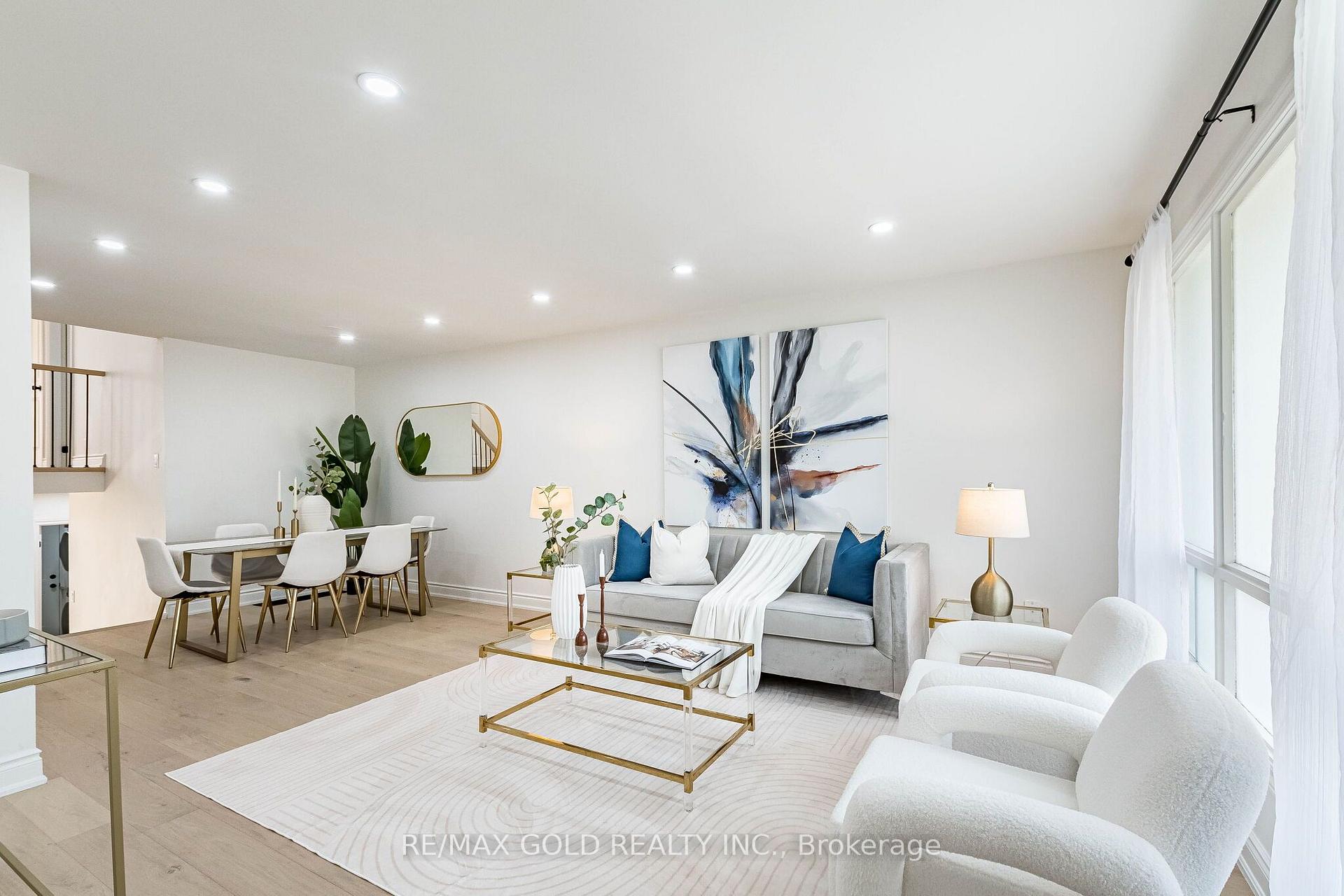 Photo 8 of 124 Banting Crescent, Brampton, Fletcher's West — HOMEH