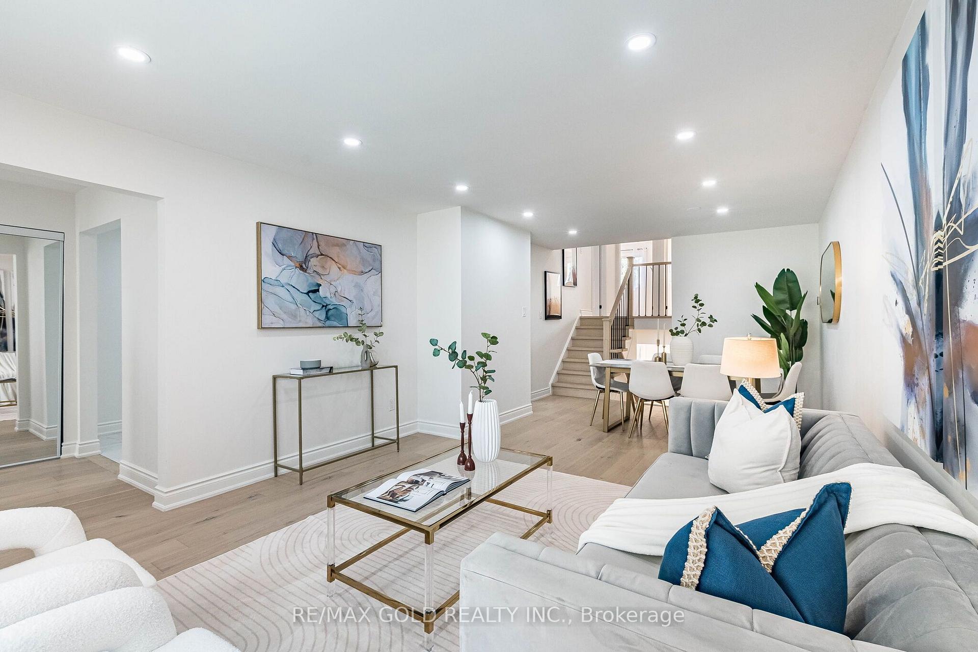 Photo 10 of 124 Banting Crescent, Brampton, Fletcher's West — HOMEH