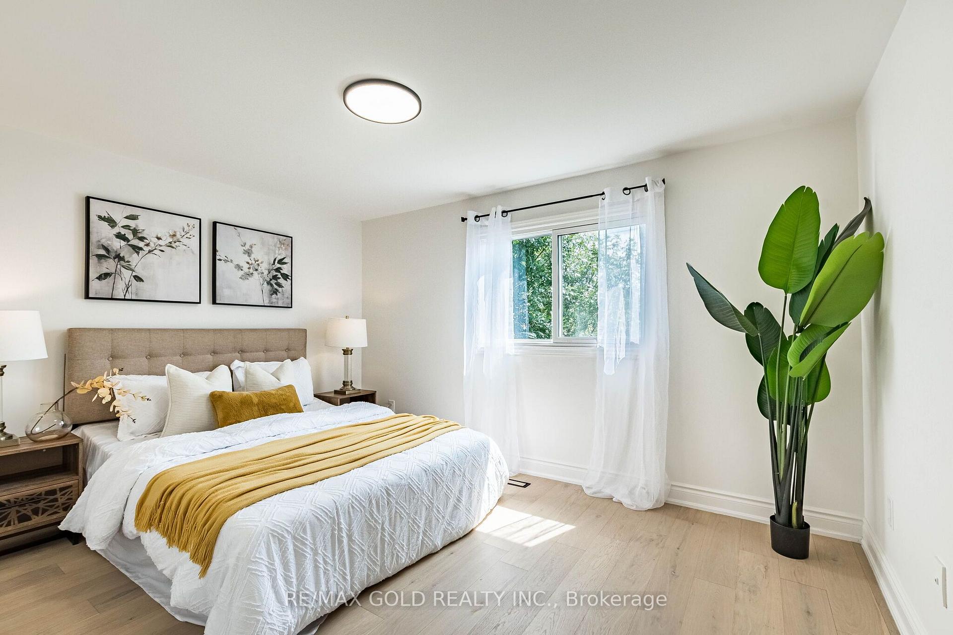 Photo 19 of 124 Banting Crescent, Brampton, Fletcher's West — HOMEH