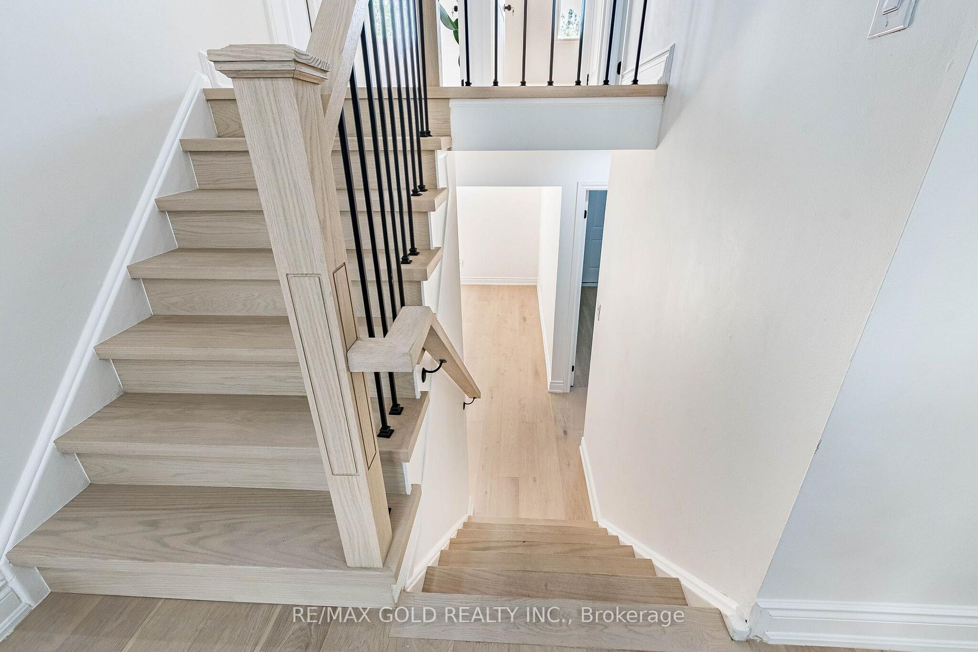 Photo 26 of 124 Banting Crescent, Brampton, Fletcher's West — HOMEH