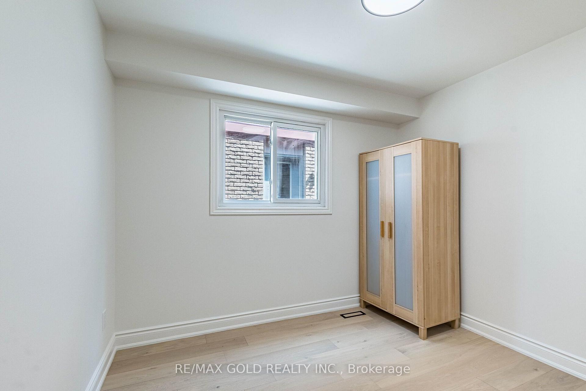Photo 30 of 124 Banting Crescent, Brampton, Fletcher's West — HOMEH