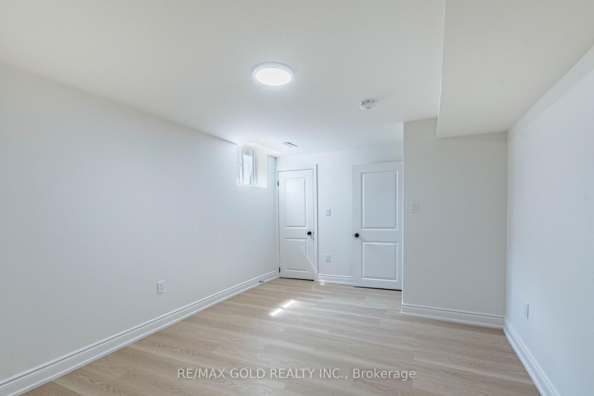Photo 37 of 124 Banting Crescent, Brampton, Fletcher's West — HOMEH