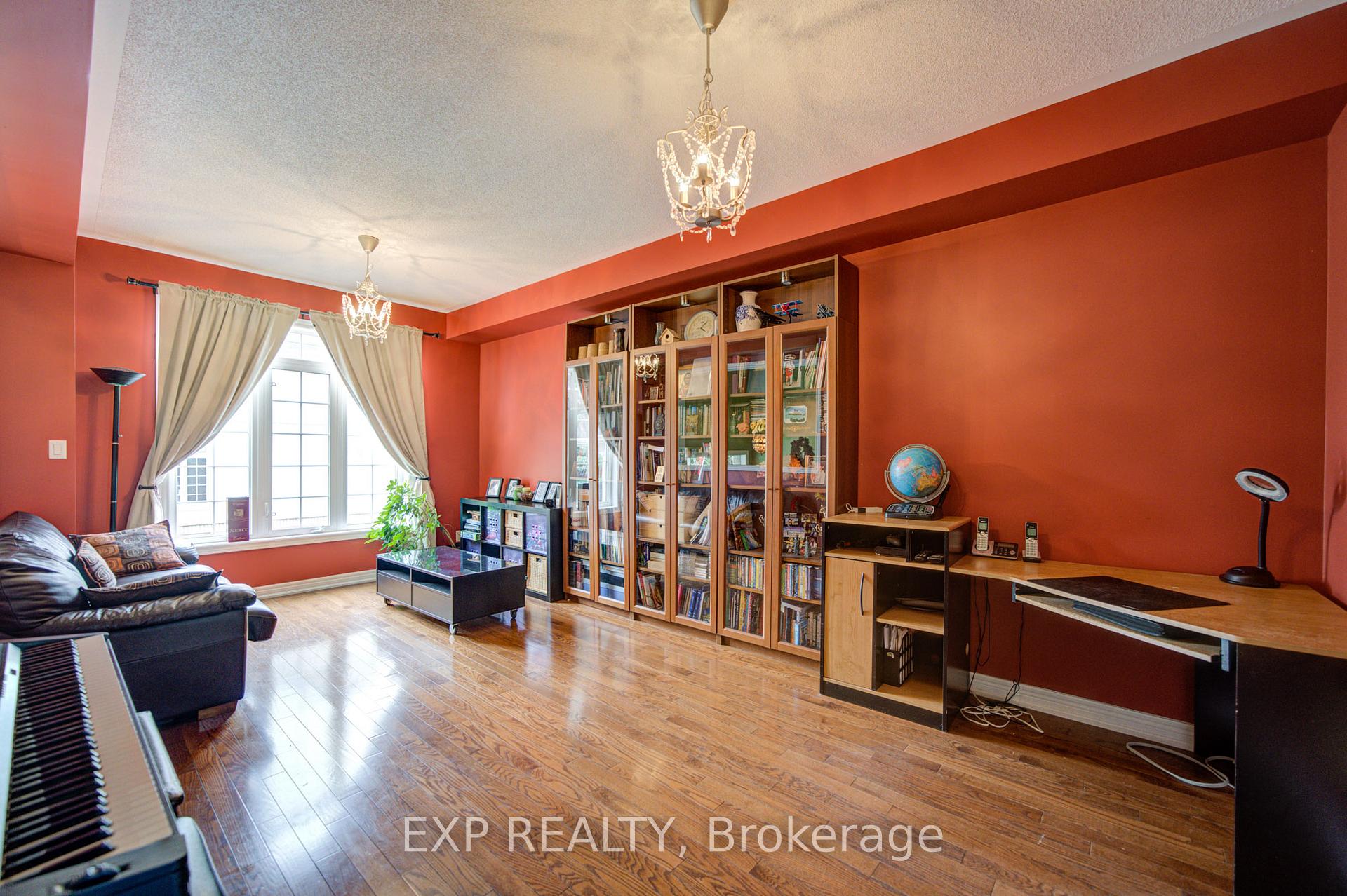 Photo 12 of 25 Sutcliff Lane, Halton Hills, Georgetown — HOMEH