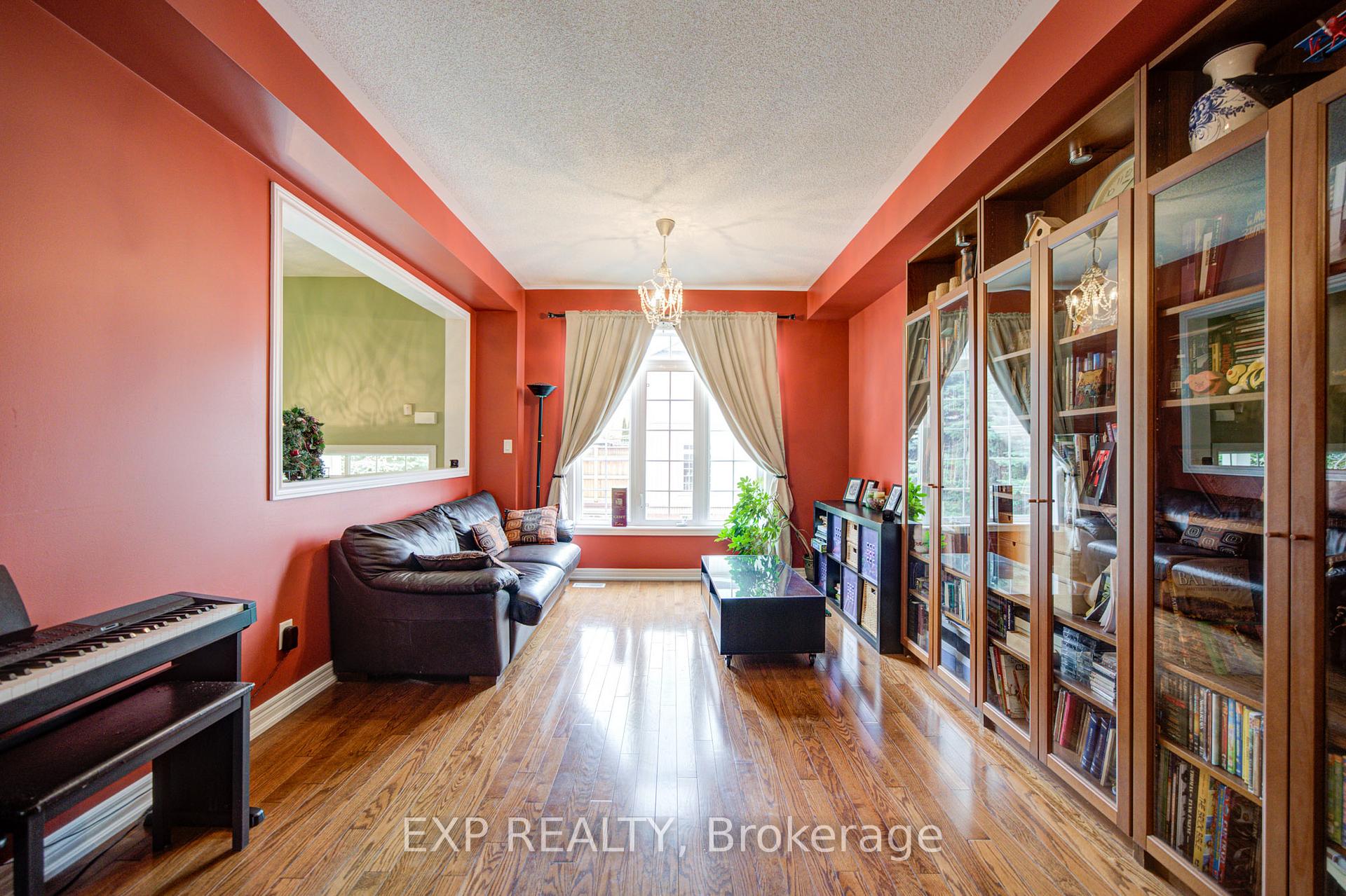Photo 13 of 25 Sutcliff Lane, Halton Hills, Georgetown — HOMEH