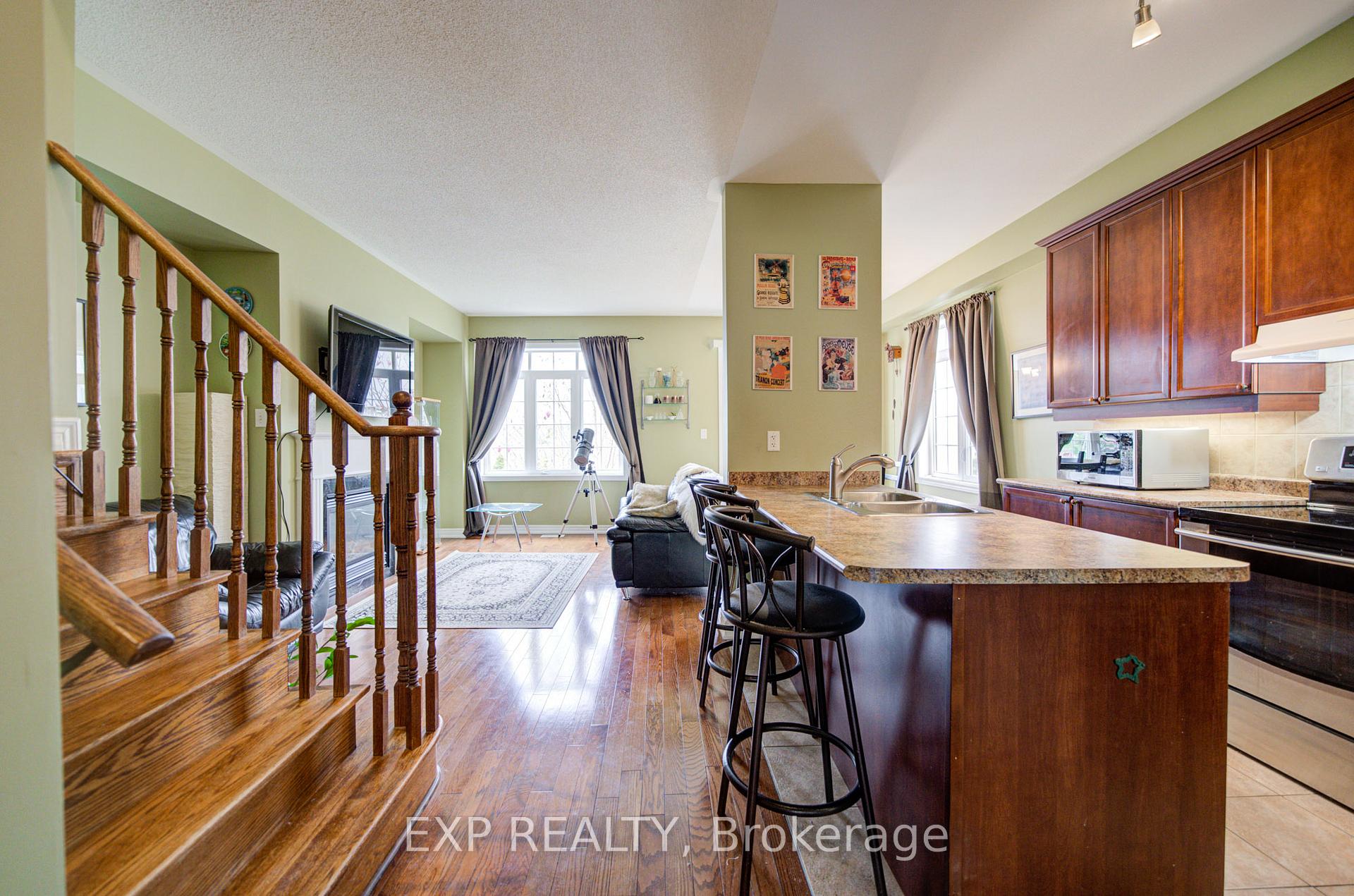 Photo 15 of 25 Sutcliff Lane, Halton Hills, Georgetown — HOMEH