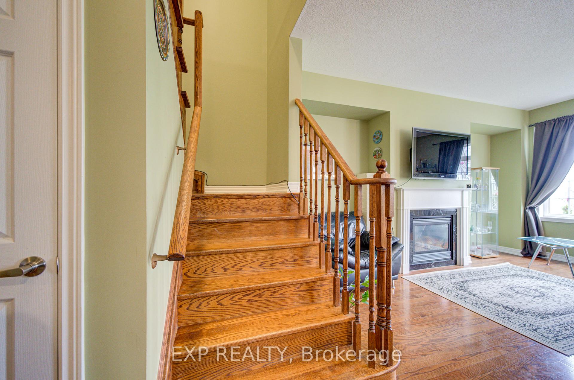 Photo 16 of 25 Sutcliff Lane, Halton Hills, Georgetown — HOMEH