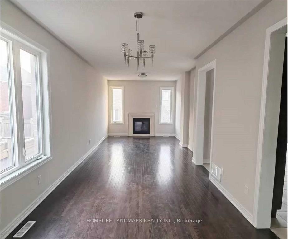 Photo 2 of 77 Reynolds Crescent, Aurora, Bayview Northeast — HOMEH