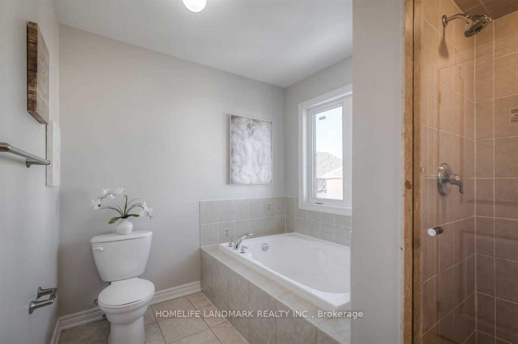 Photo 8 of 77 Reynolds Crescent, Aurora, Bayview Northeast — HOMEH