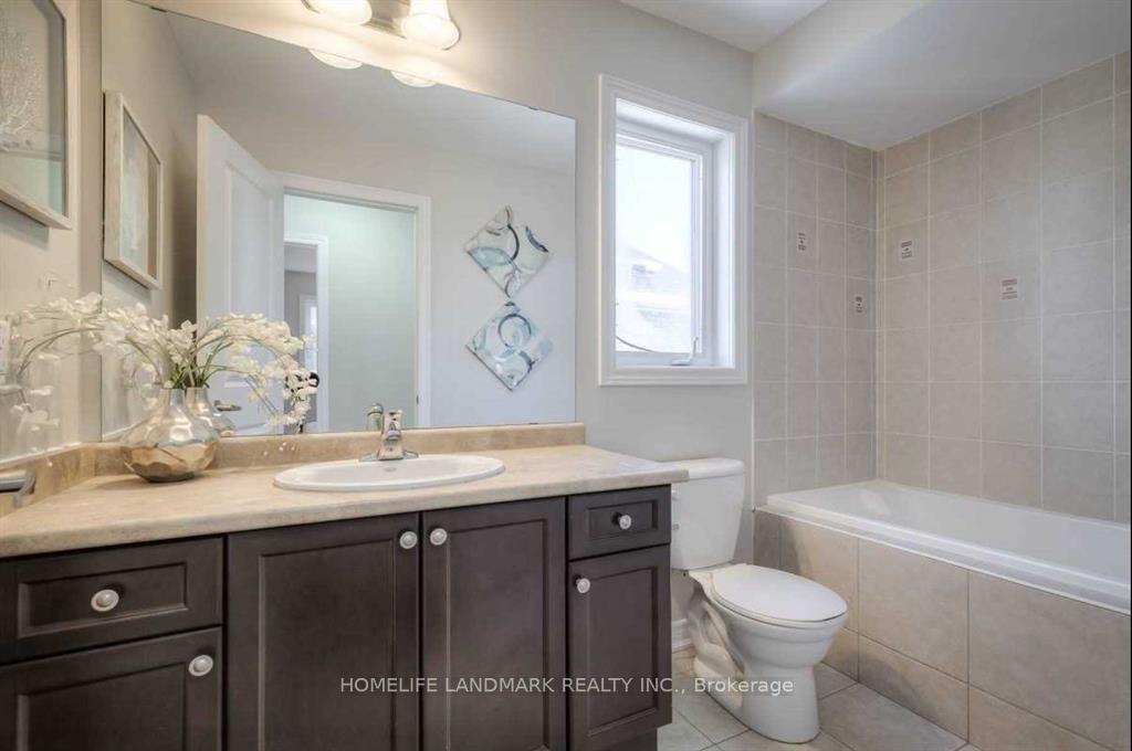 Photo 9 of 77 Reynolds Crescent, Aurora, Bayview Northeast — HOMEH