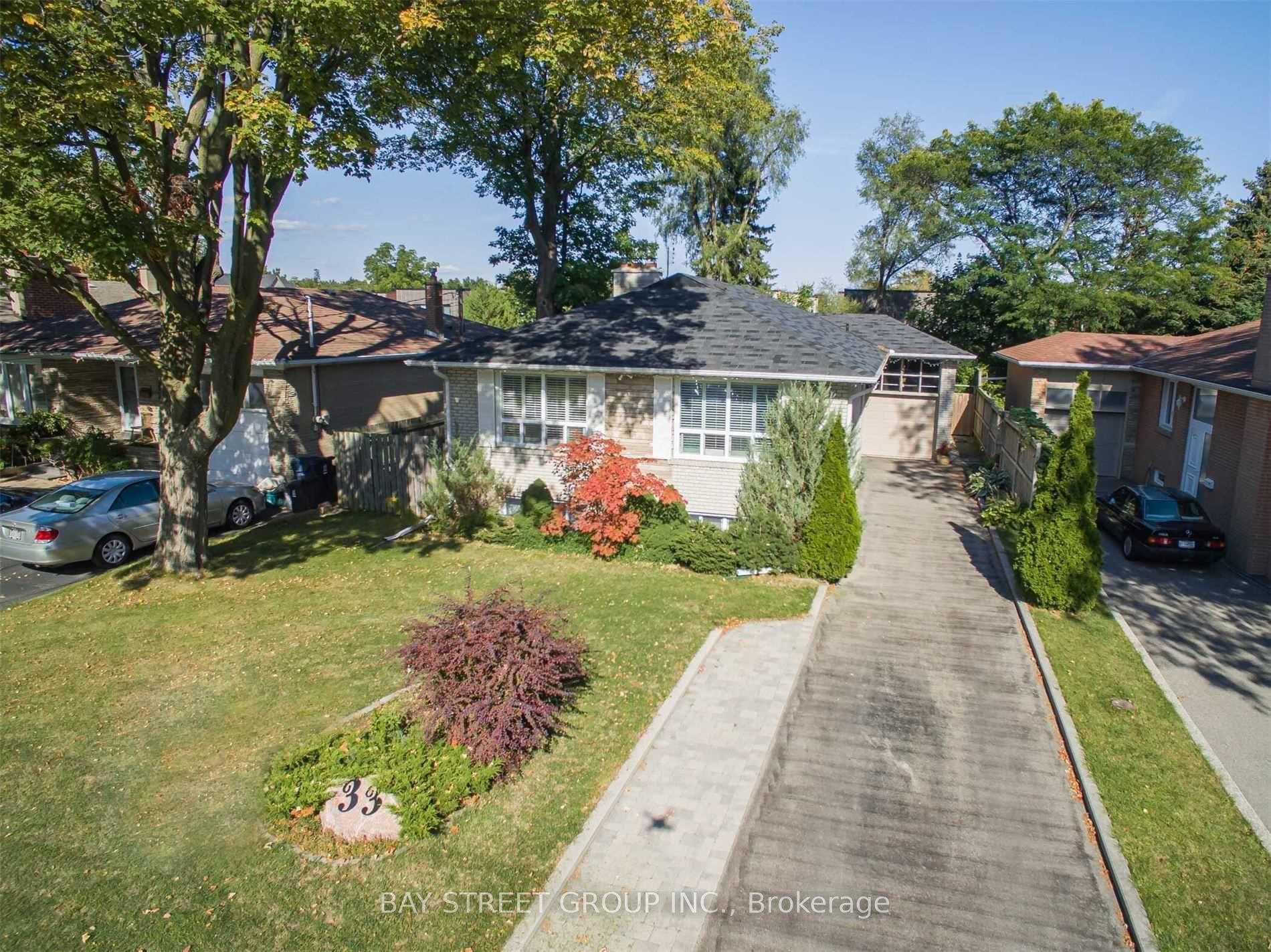 Photo 1 of 33 Heathview Avenue, North York, Bayview Village — HOMEH
