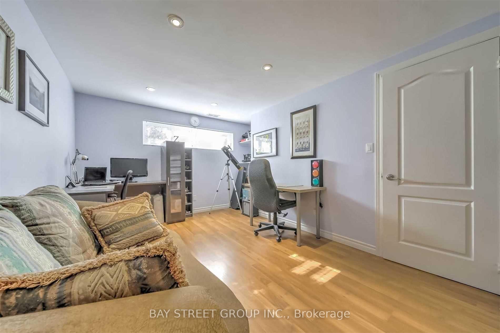 Photo 17 of 33 Heathview Avenue, North York, Bayview Village — HOMEH