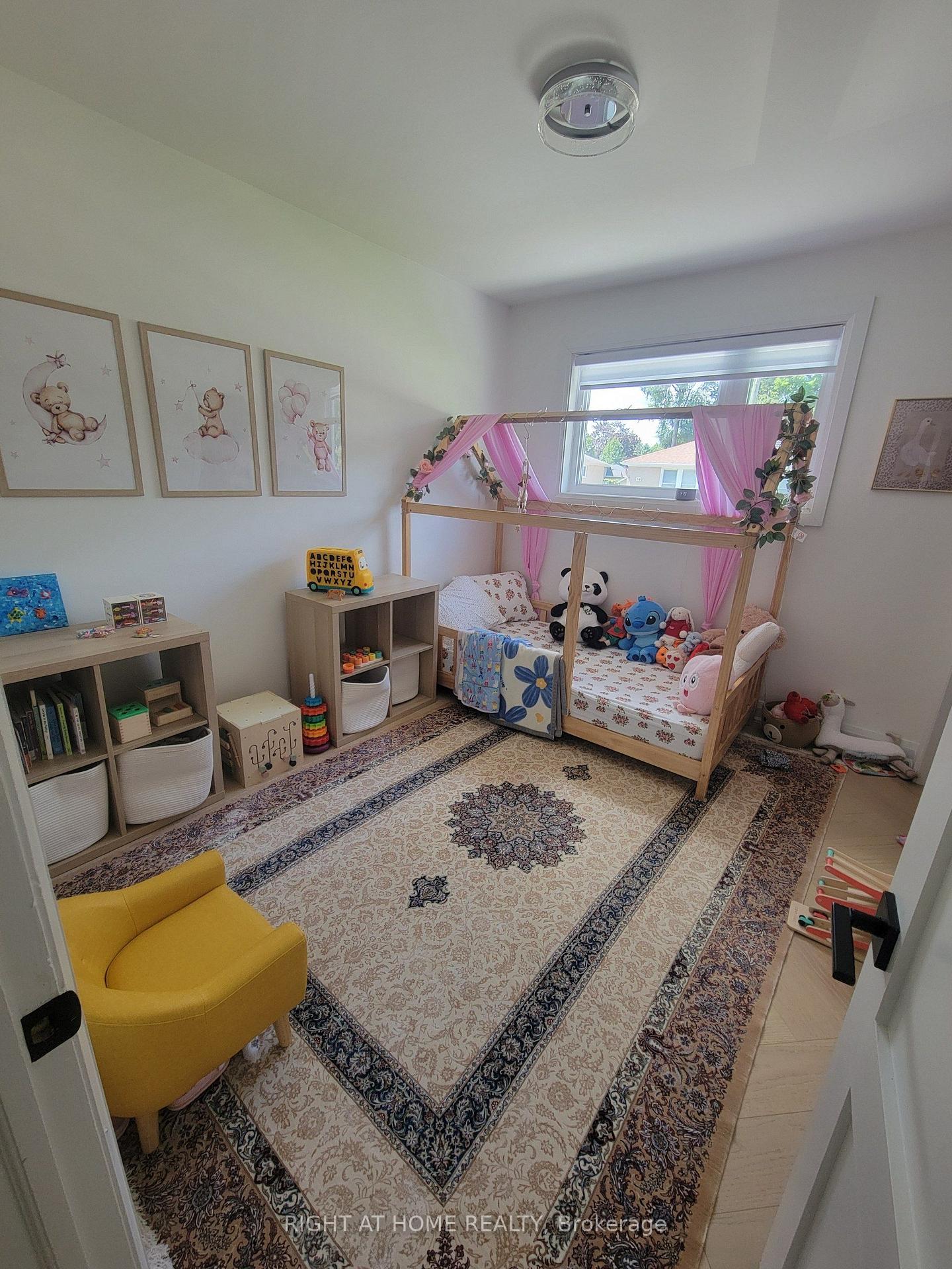 Photo 9 of Unit (Main Floor), 1 Huron Court, Aurora, Aurora Heights — HOMEH