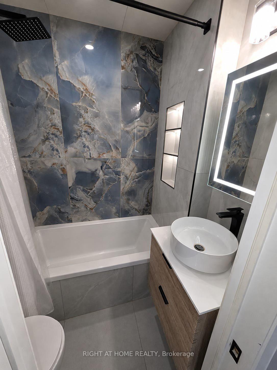 Photo 11 of Unit (Main Floor), 1 Huron Court, Aurora, Aurora Heights — HOMEH