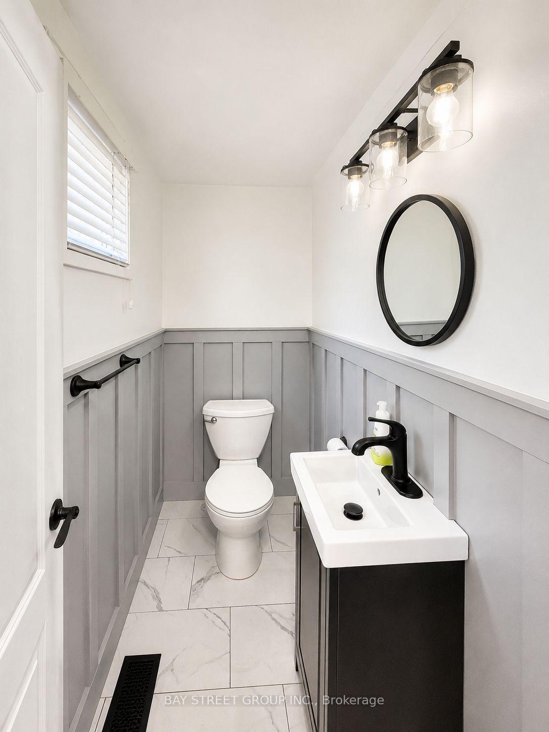 Photo 5 of 22 Rosamond Crescent, London, South X — HOMEH