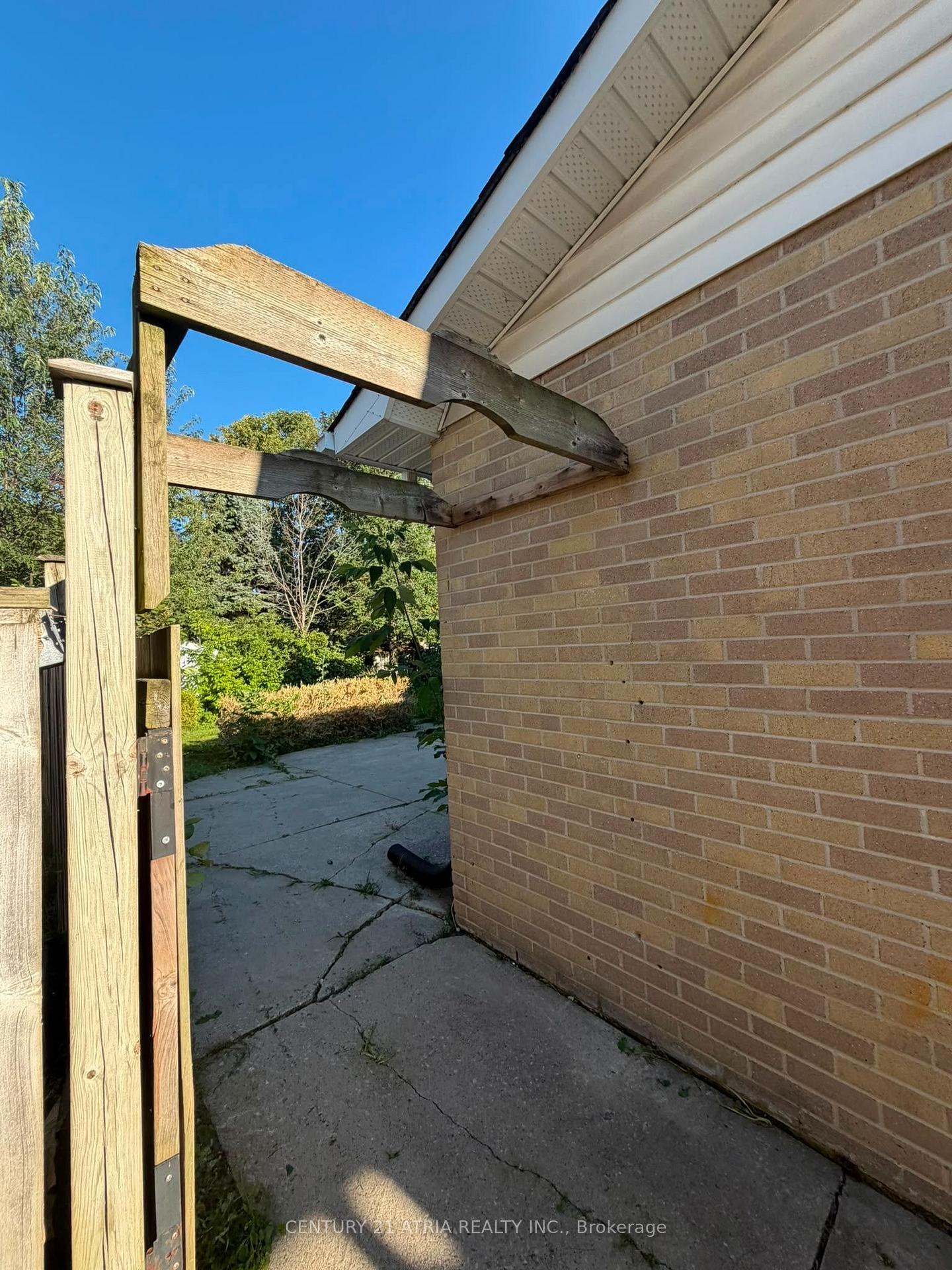 Photo 2 of Unit Lower, 76 Bernick Drive, Barrie, Grove East — HOMEH