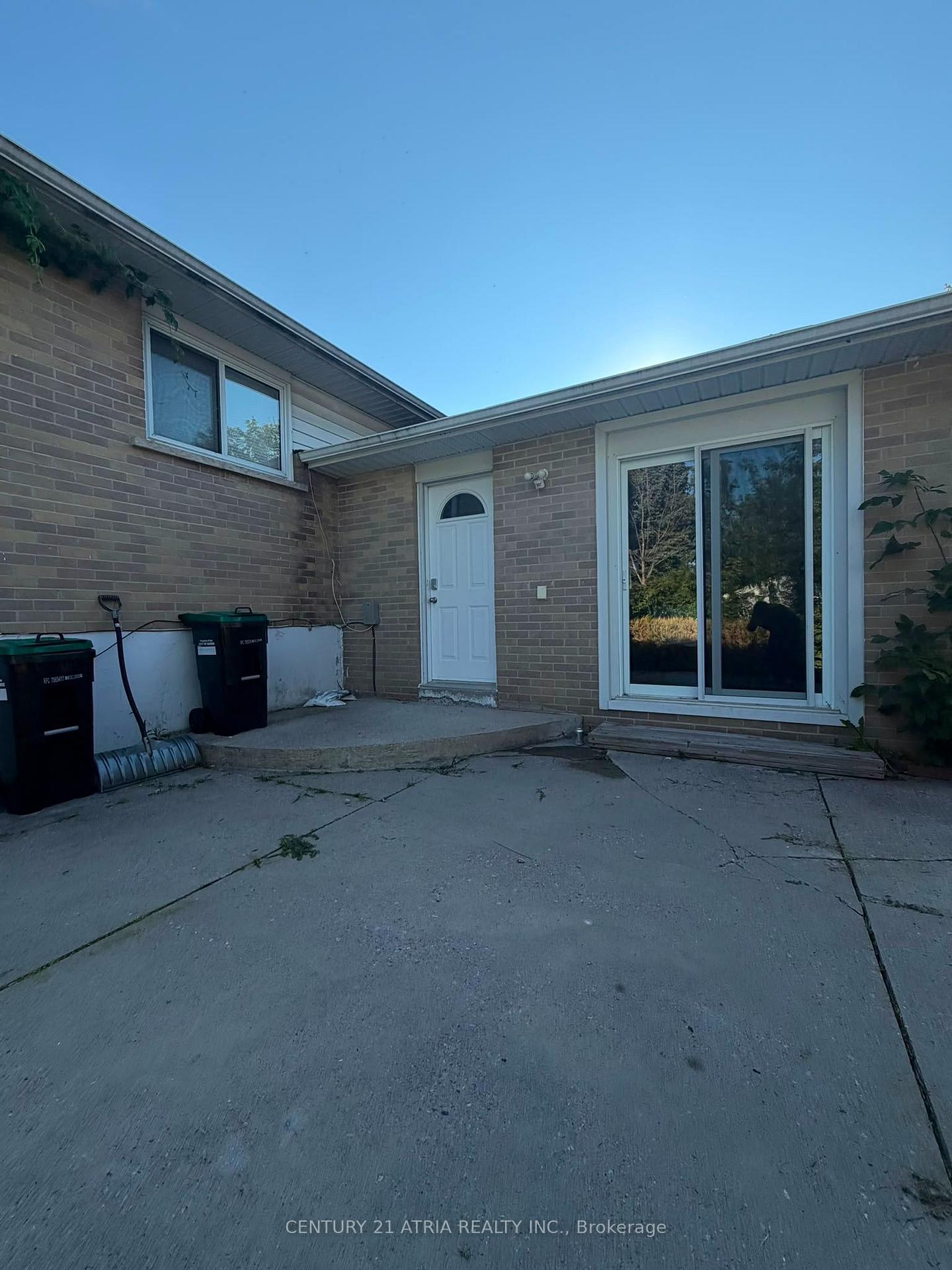 Photo 4 of Unit Lower, 76 Bernick Drive, Barrie, Grove East — HOMEH