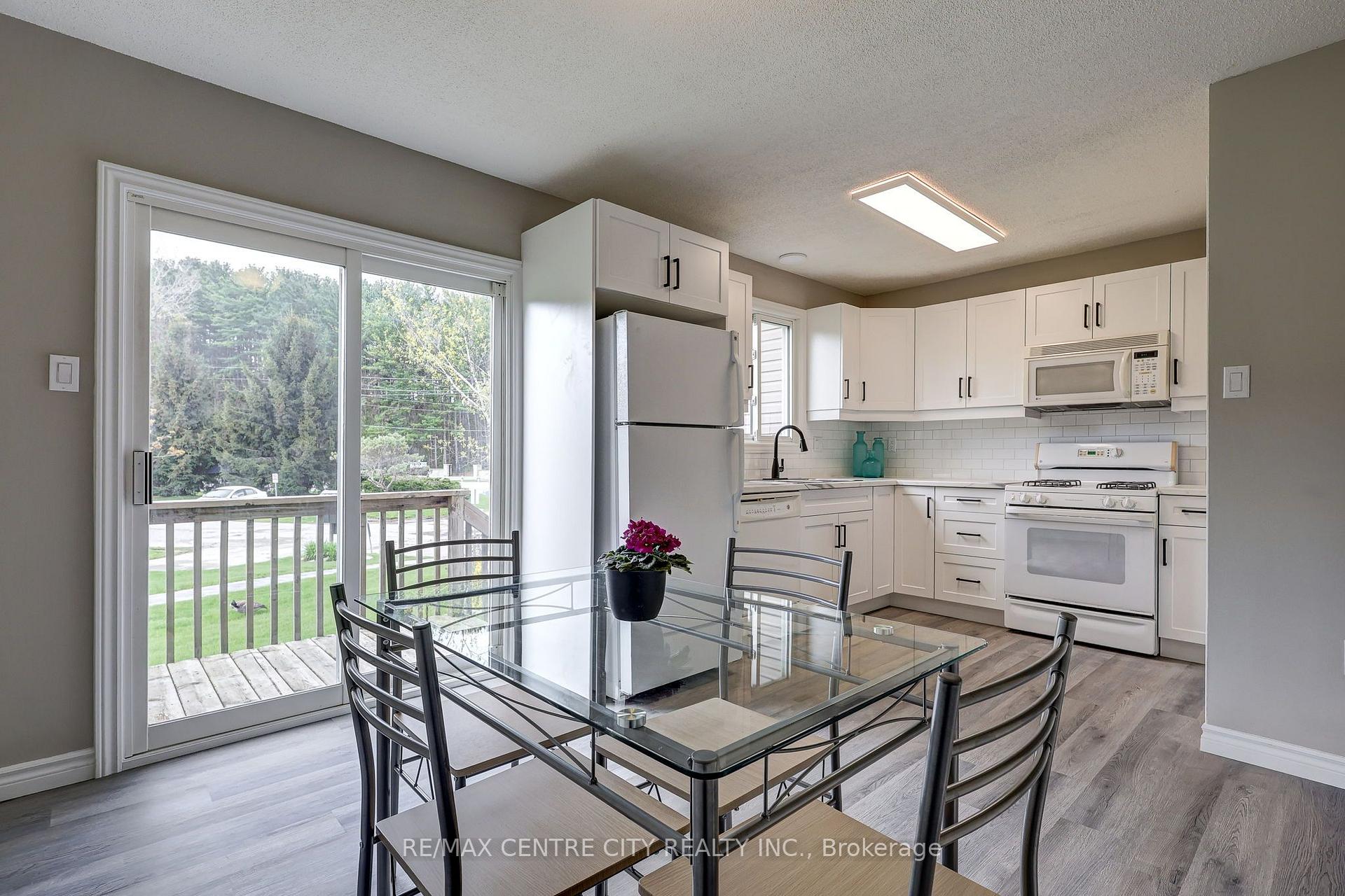 Photo 5 of Unit 31, 301 Carlow Road, Central Elgin, Port Stanley — HOMEH