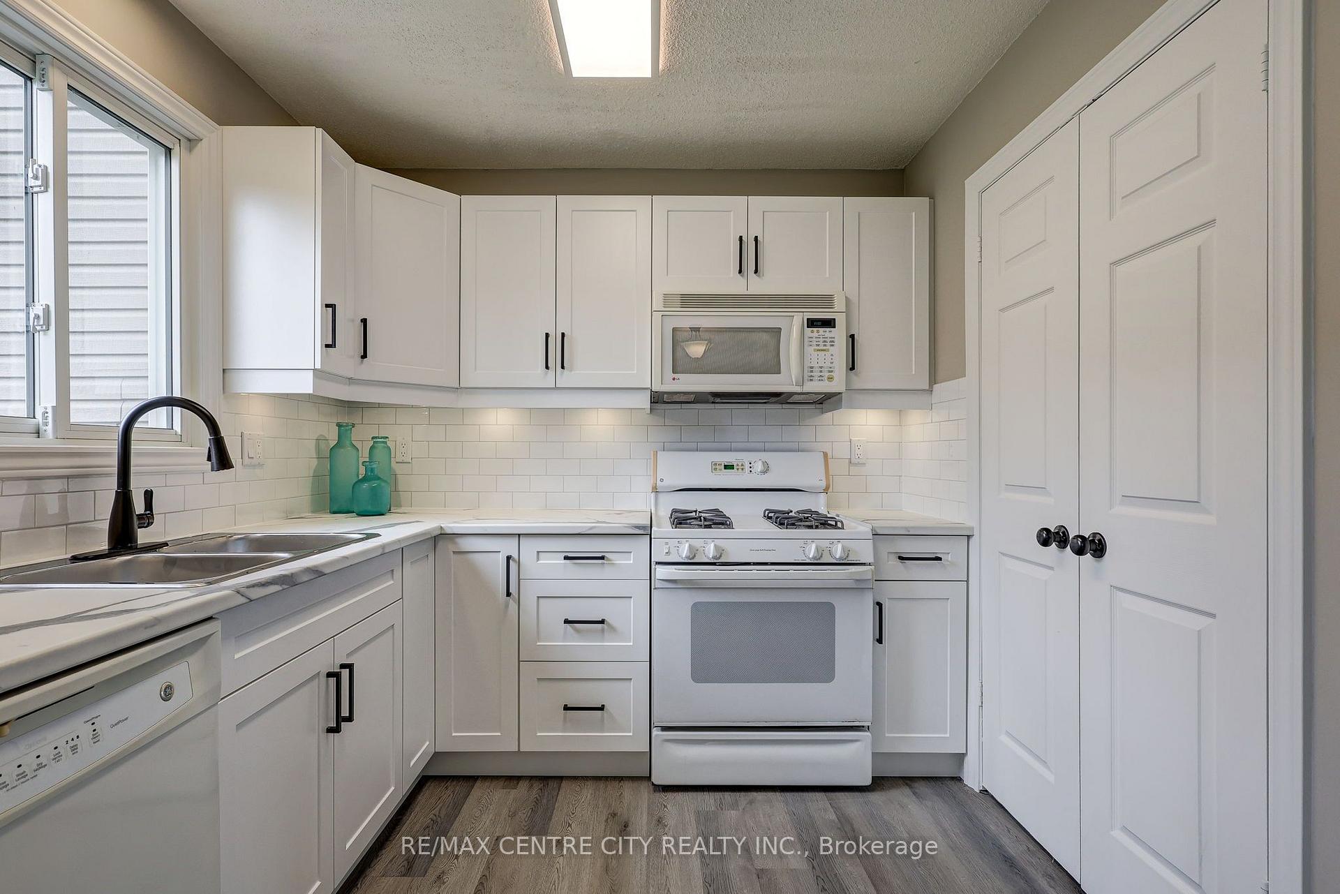 Photo 6 of Unit 31, 301 Carlow Road, Central Elgin, Port Stanley — HOMEH