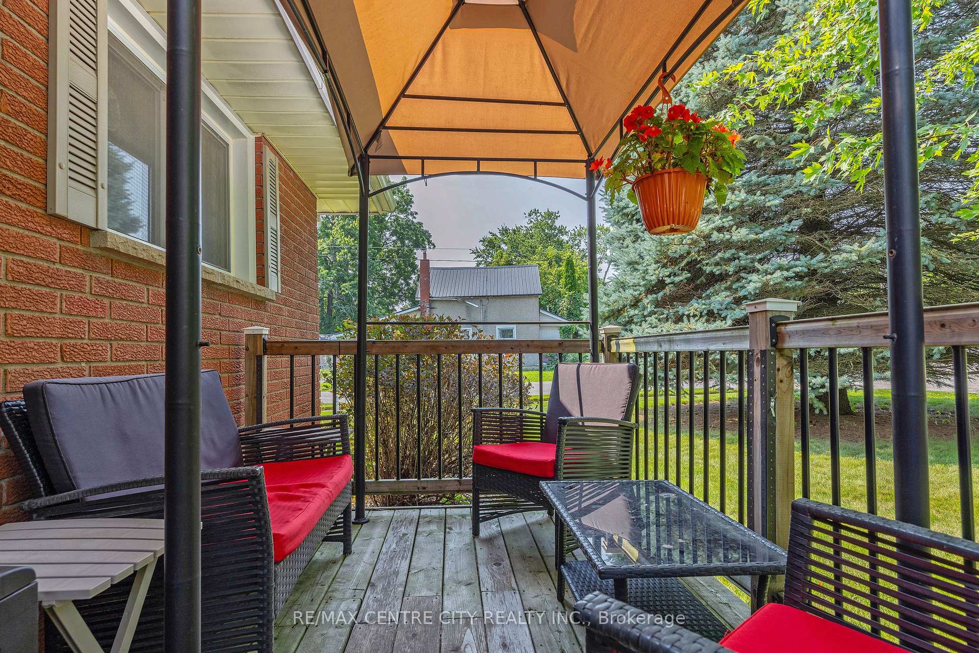 Photo 5 of 117 1/2 Flora Street, St. Thomas — HOMEH