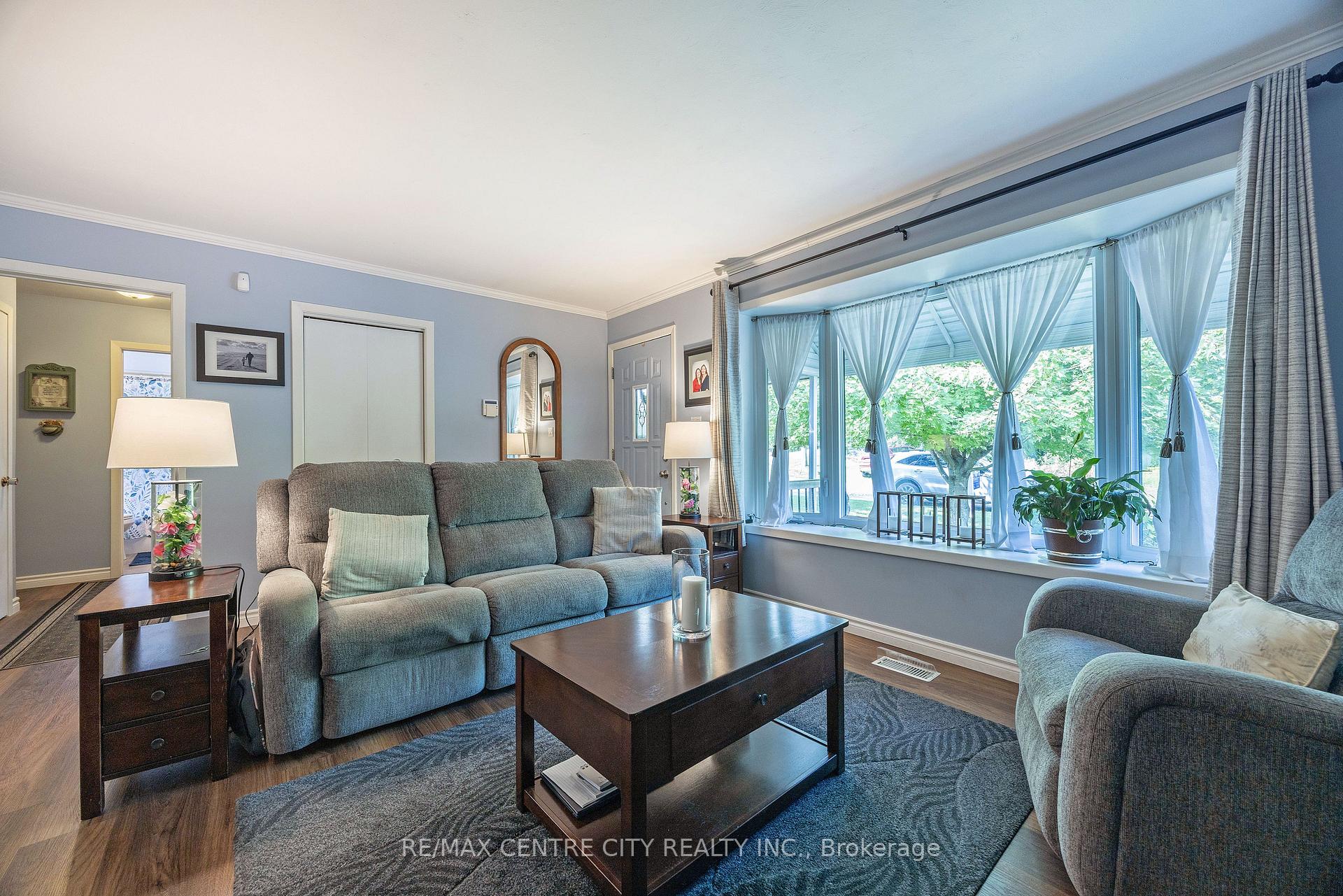 Photo 9 of 117 1/2 Flora Street, St. Thomas — HOMEH